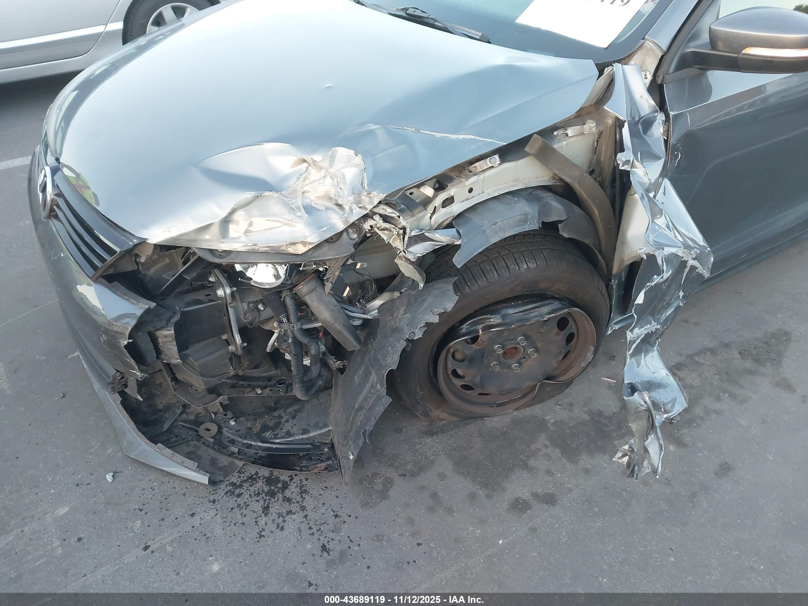 VOLKSWAGEN JETTA image 6