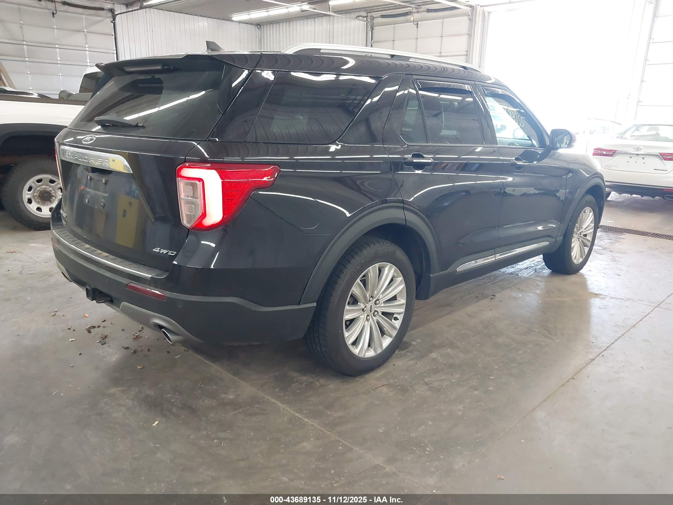 FORD EXPLORER image 4