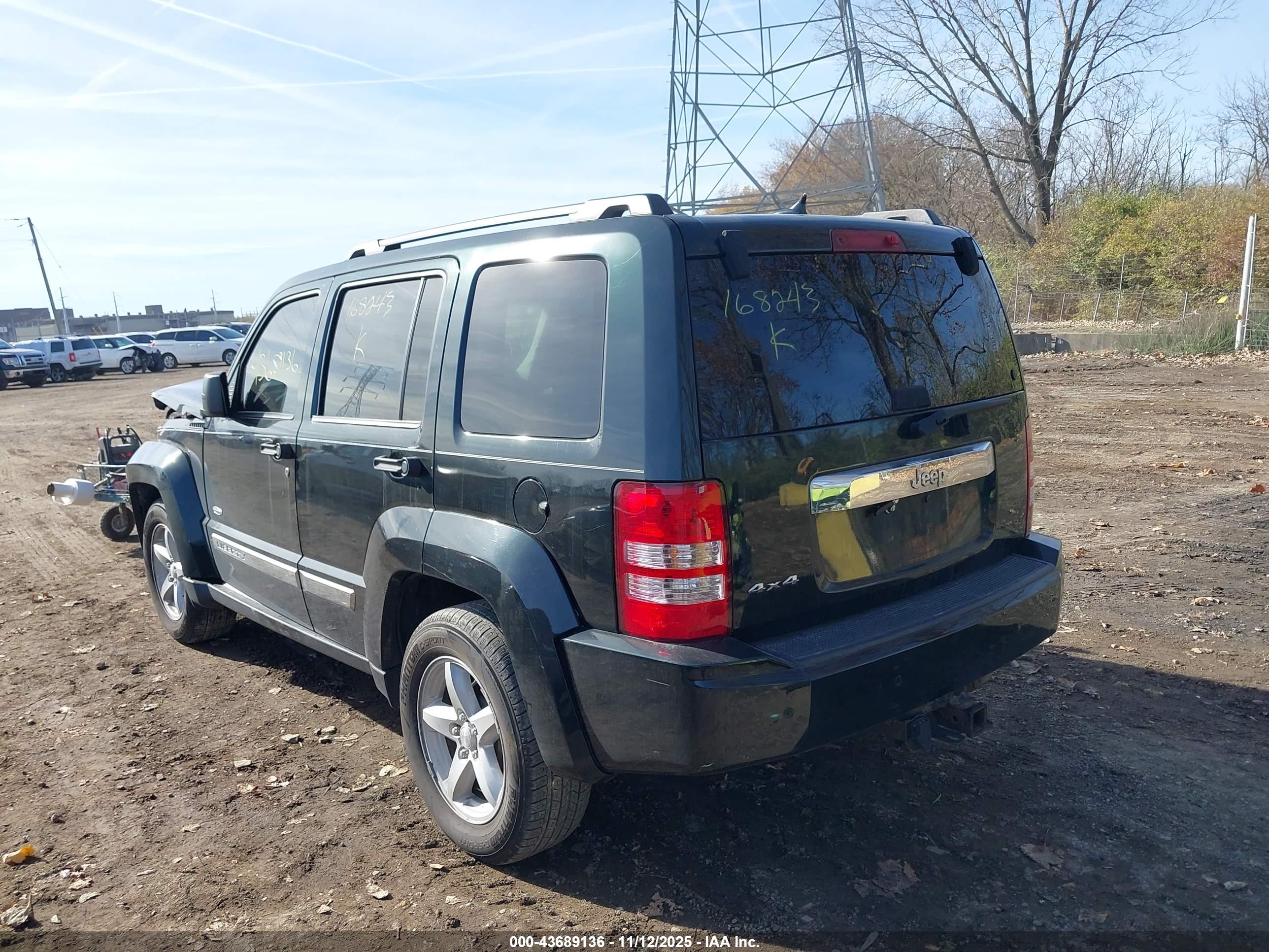 JEEP LIBERTY image 3