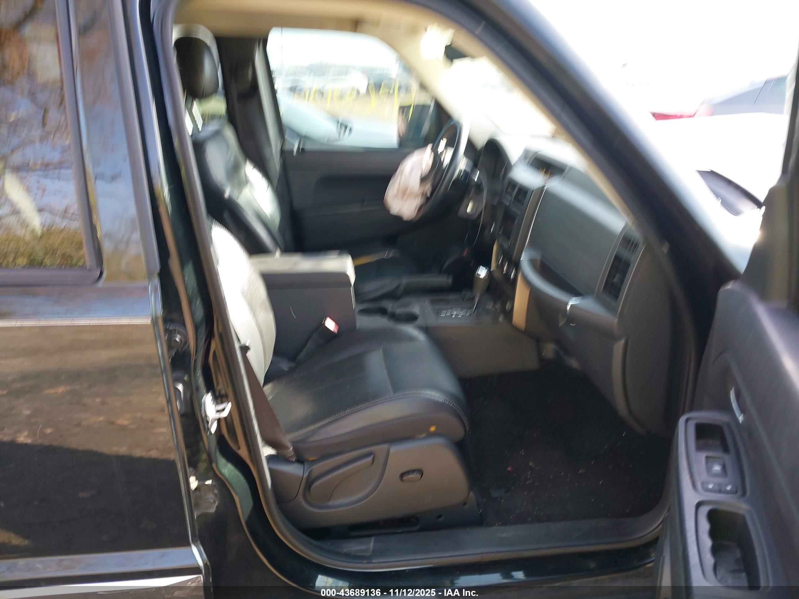 JEEP LIBERTY image 5