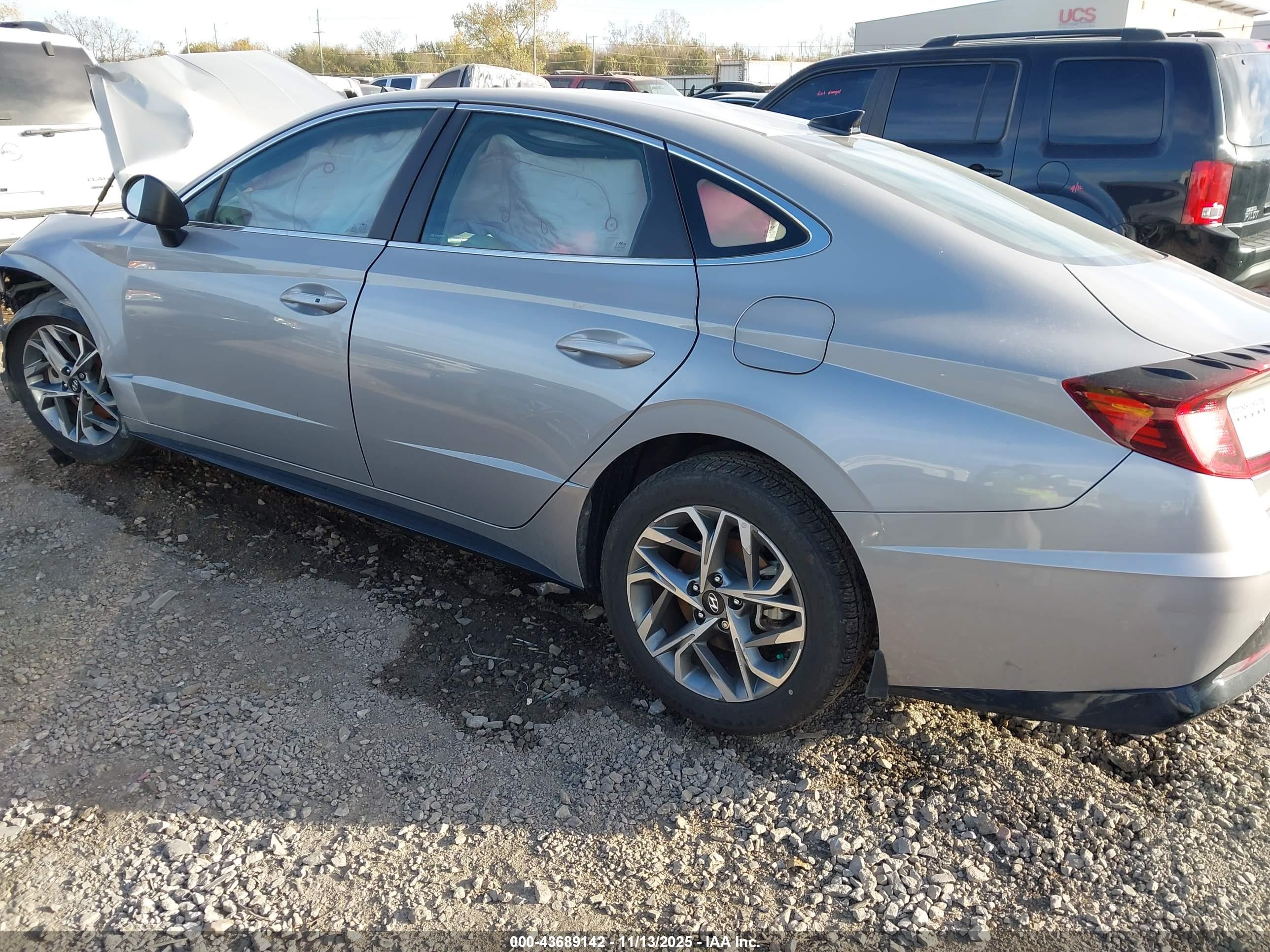 HYUNDAI SONATA image 3