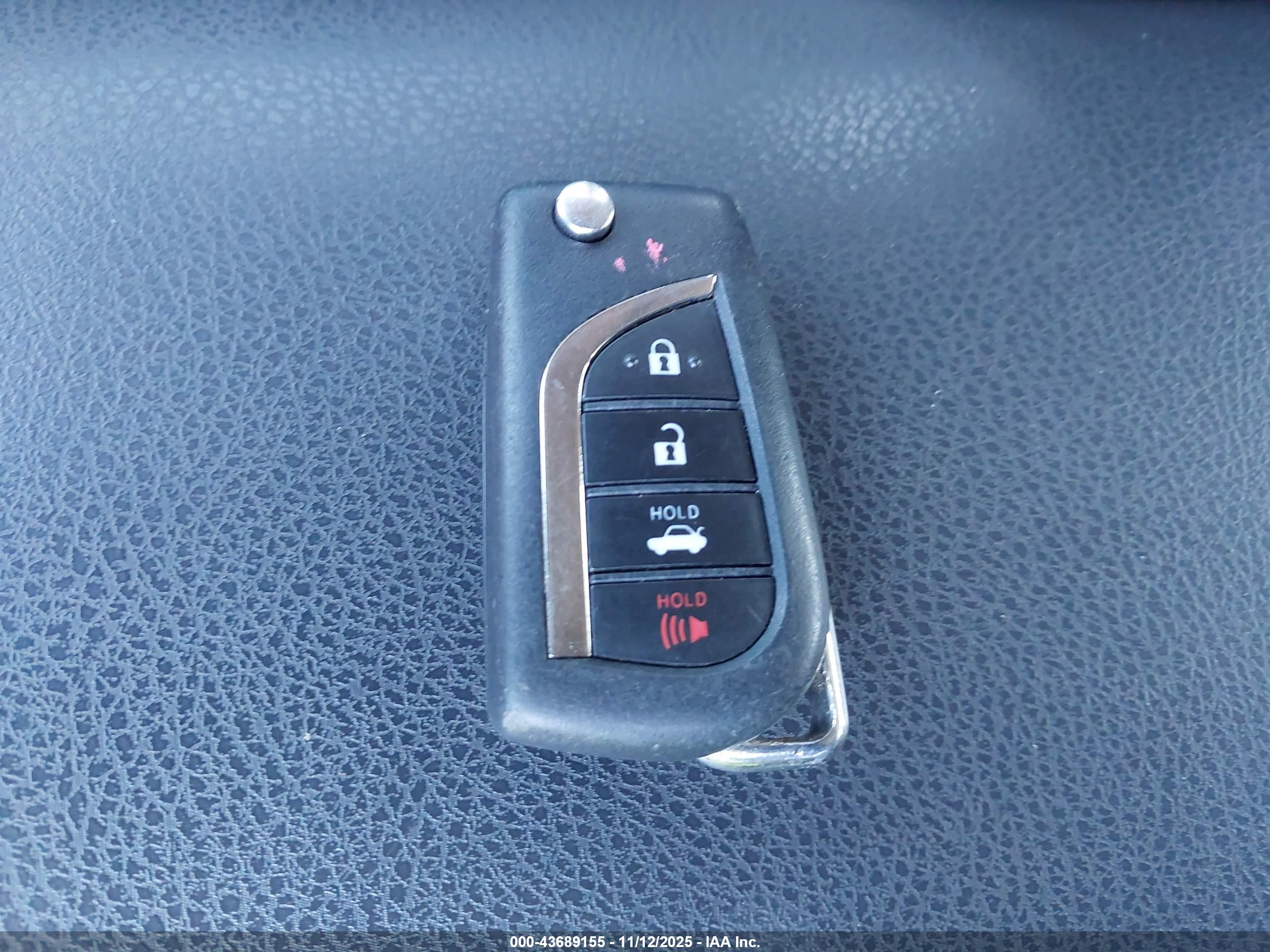 TOYOTA CAMRY image 11