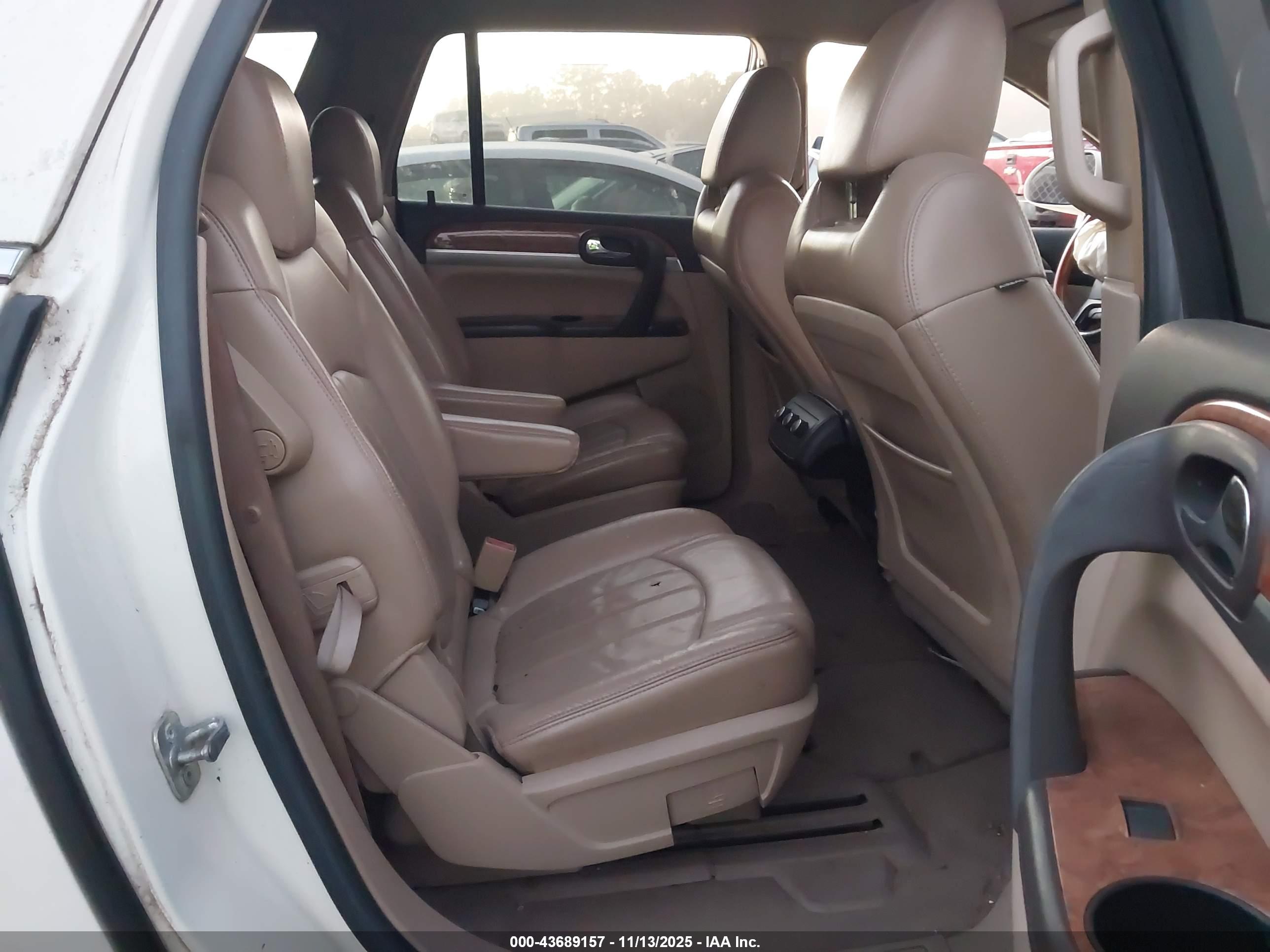 BUICK ENCLAVE image 8