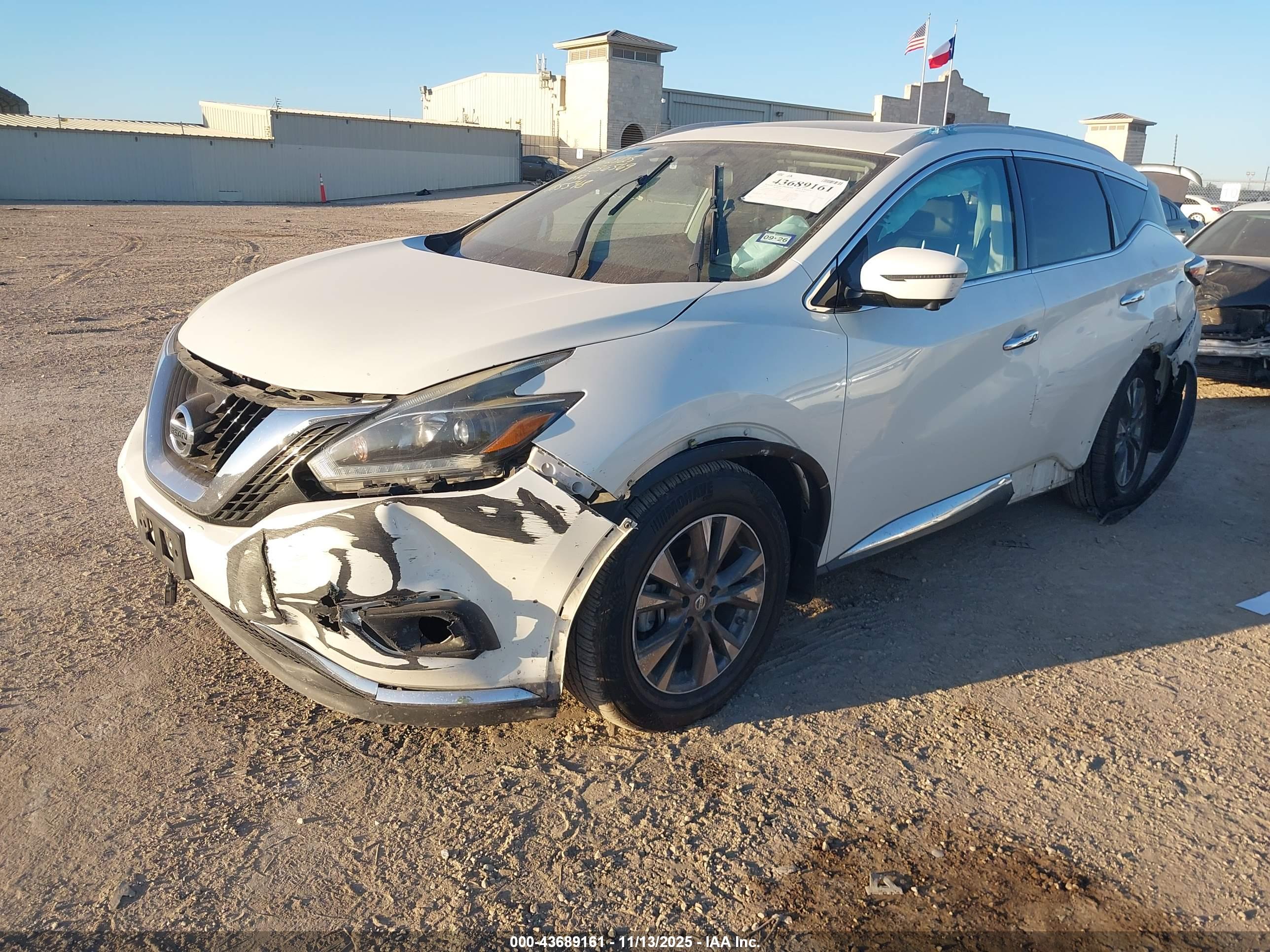 NISSAN MURANO image 2