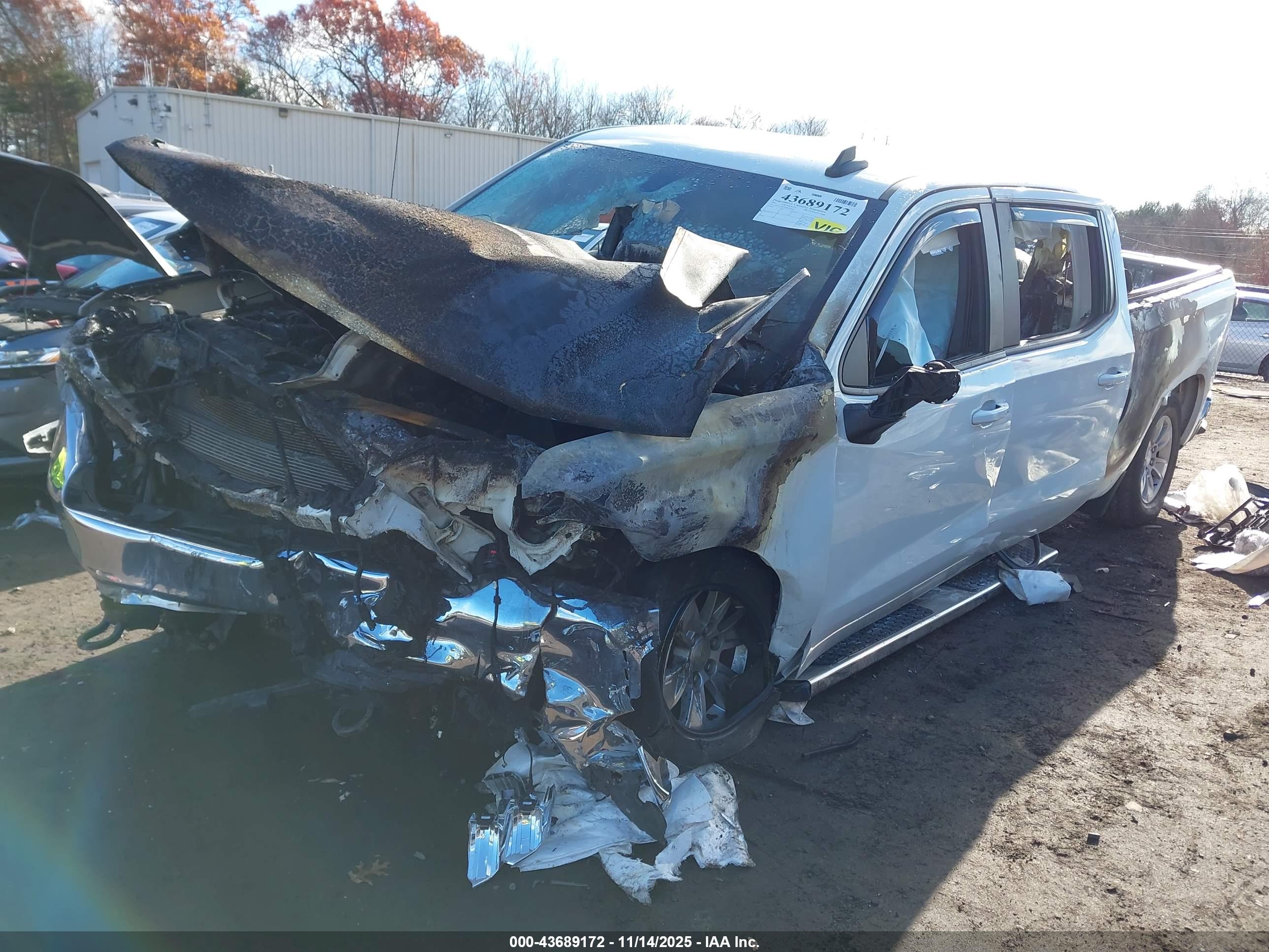 CHEVROLET SILVERADO image 2
