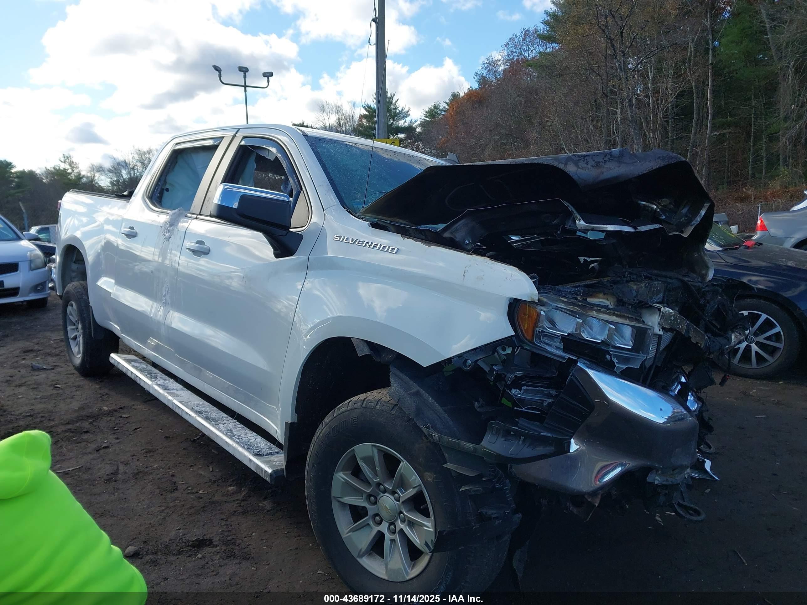 CHEVROLET SILVERADO image 6