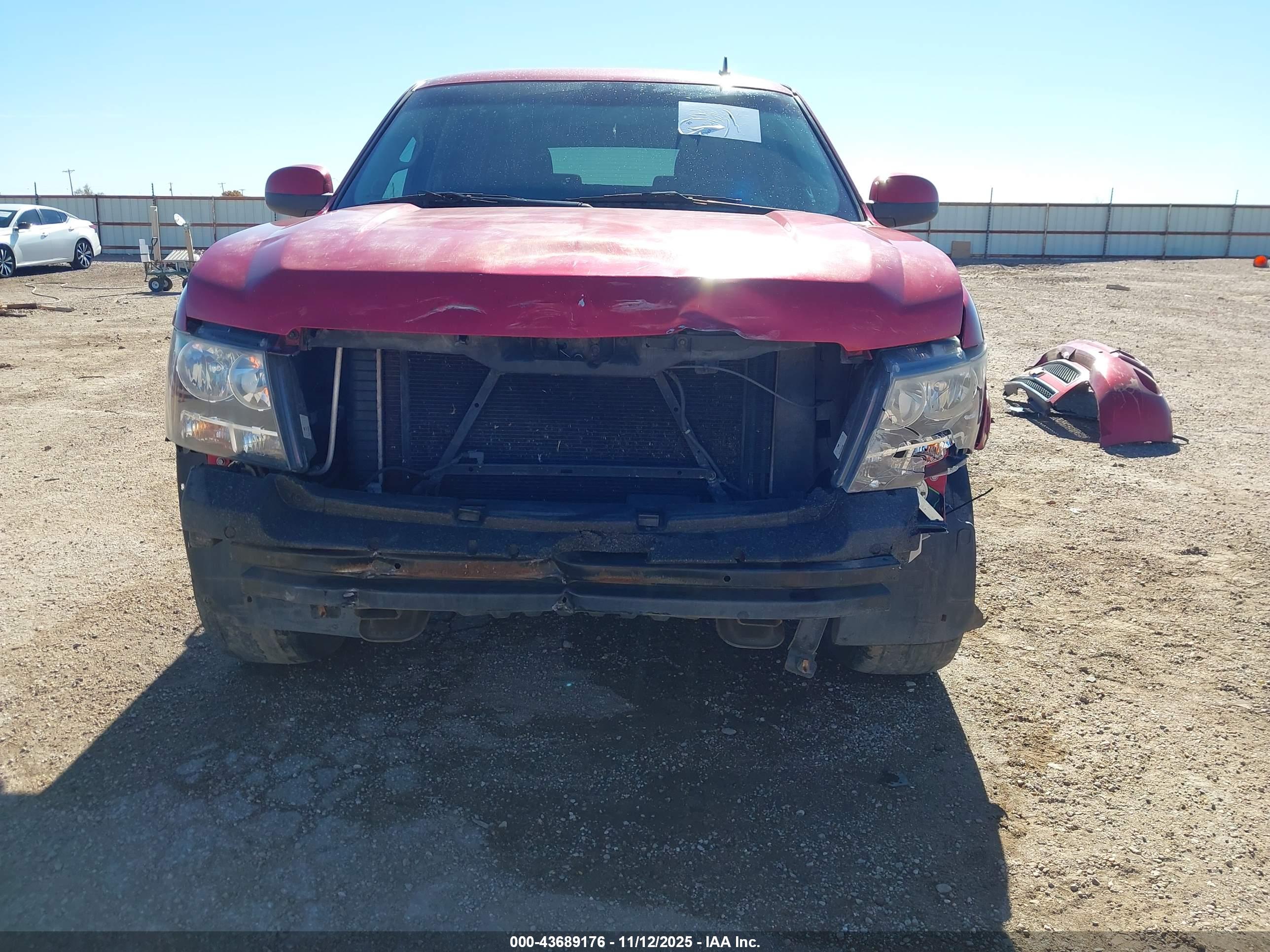 CHEVROLET TAHOE image 6