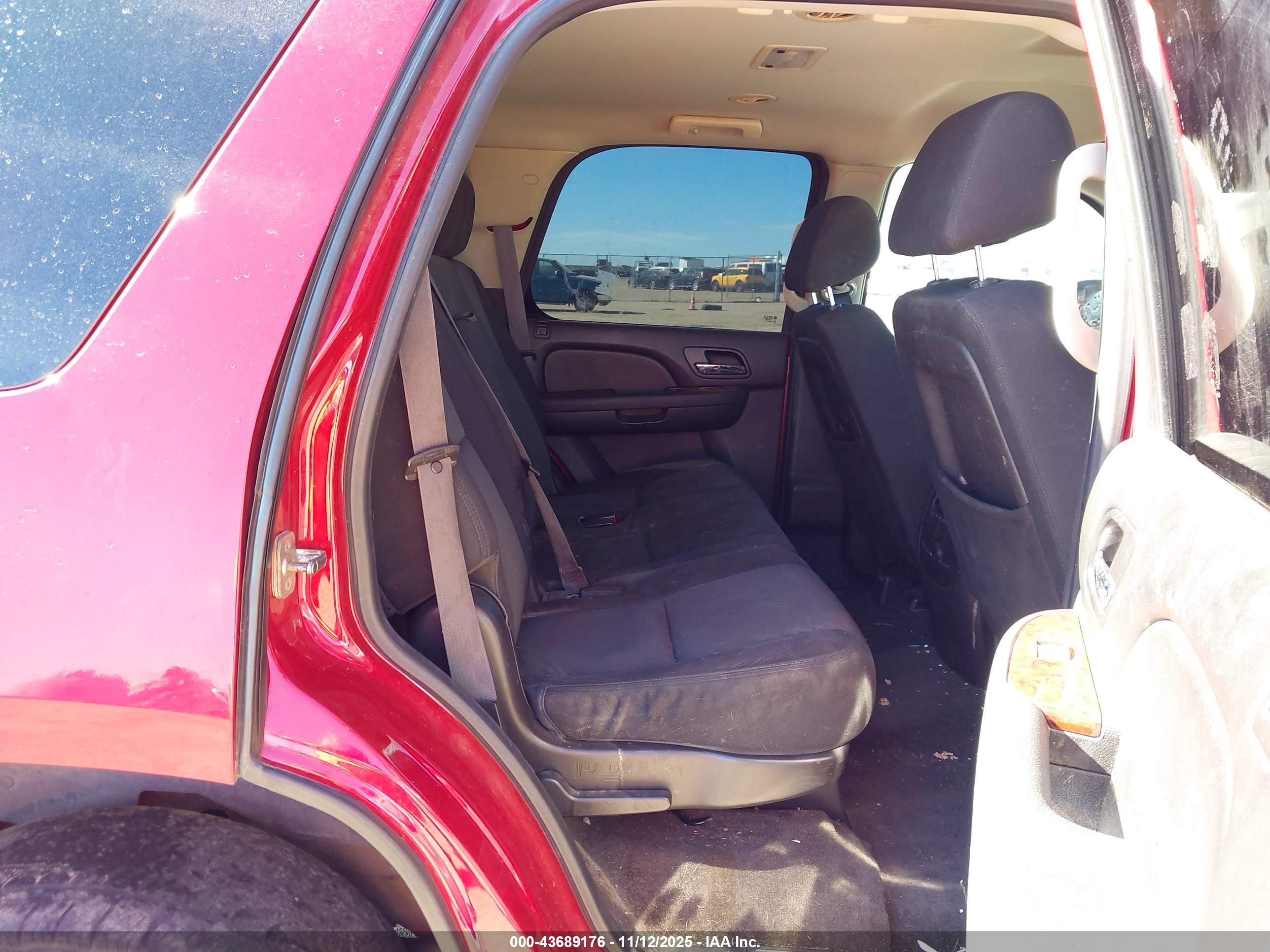 CHEVROLET TAHOE image 8