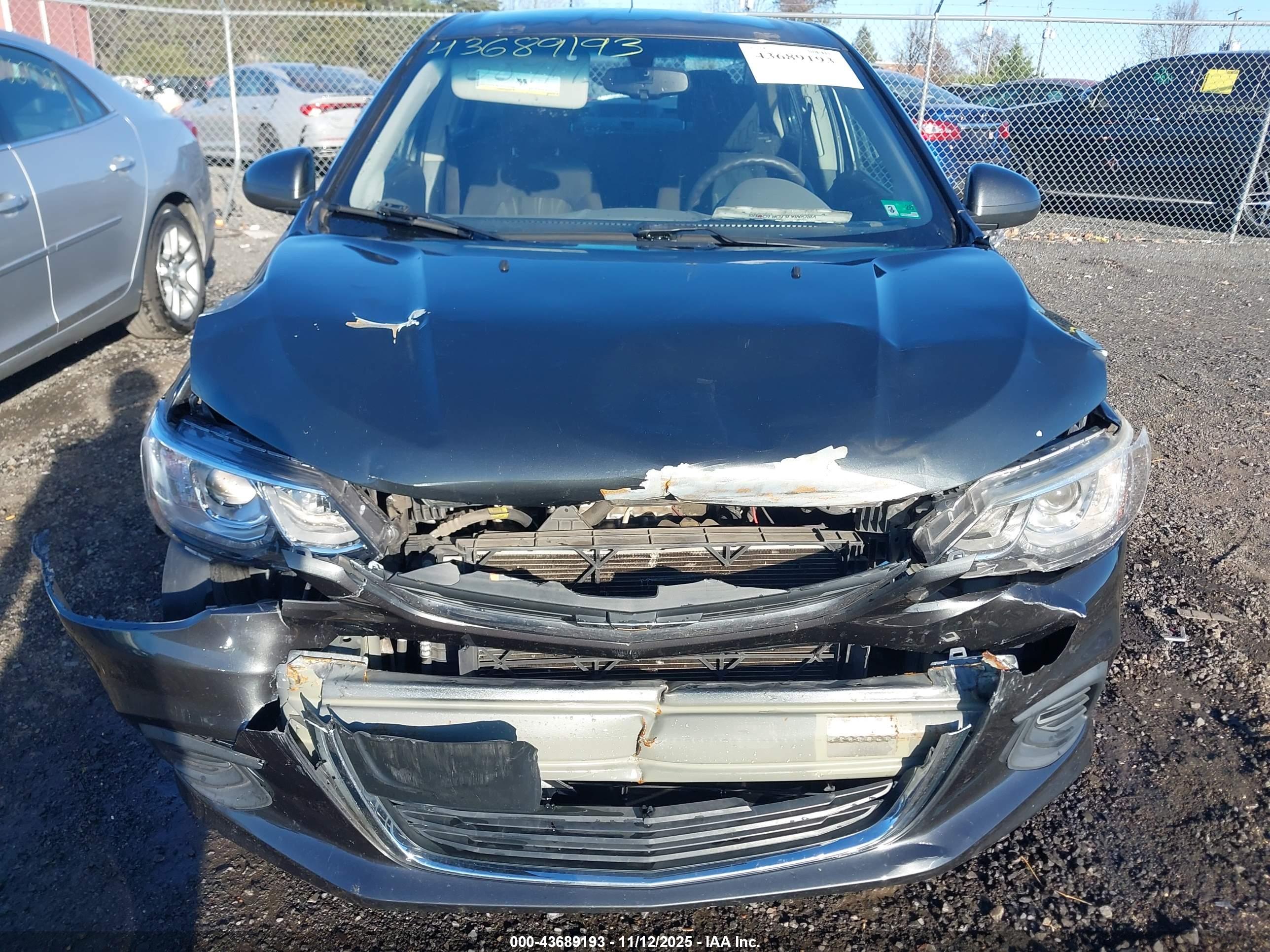 CHEVROLET SONIC image 6