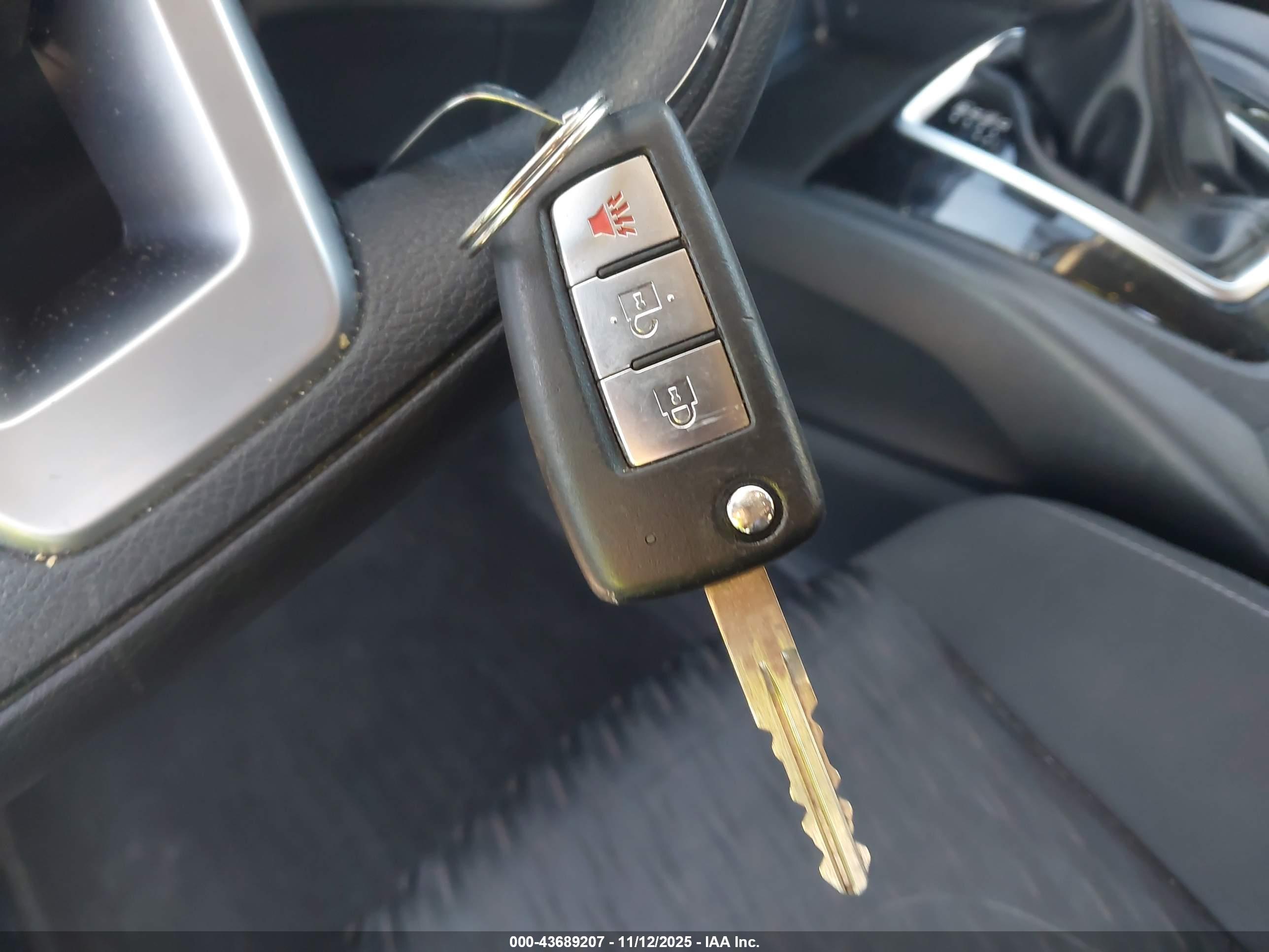 NISSAN ROGUE image 11