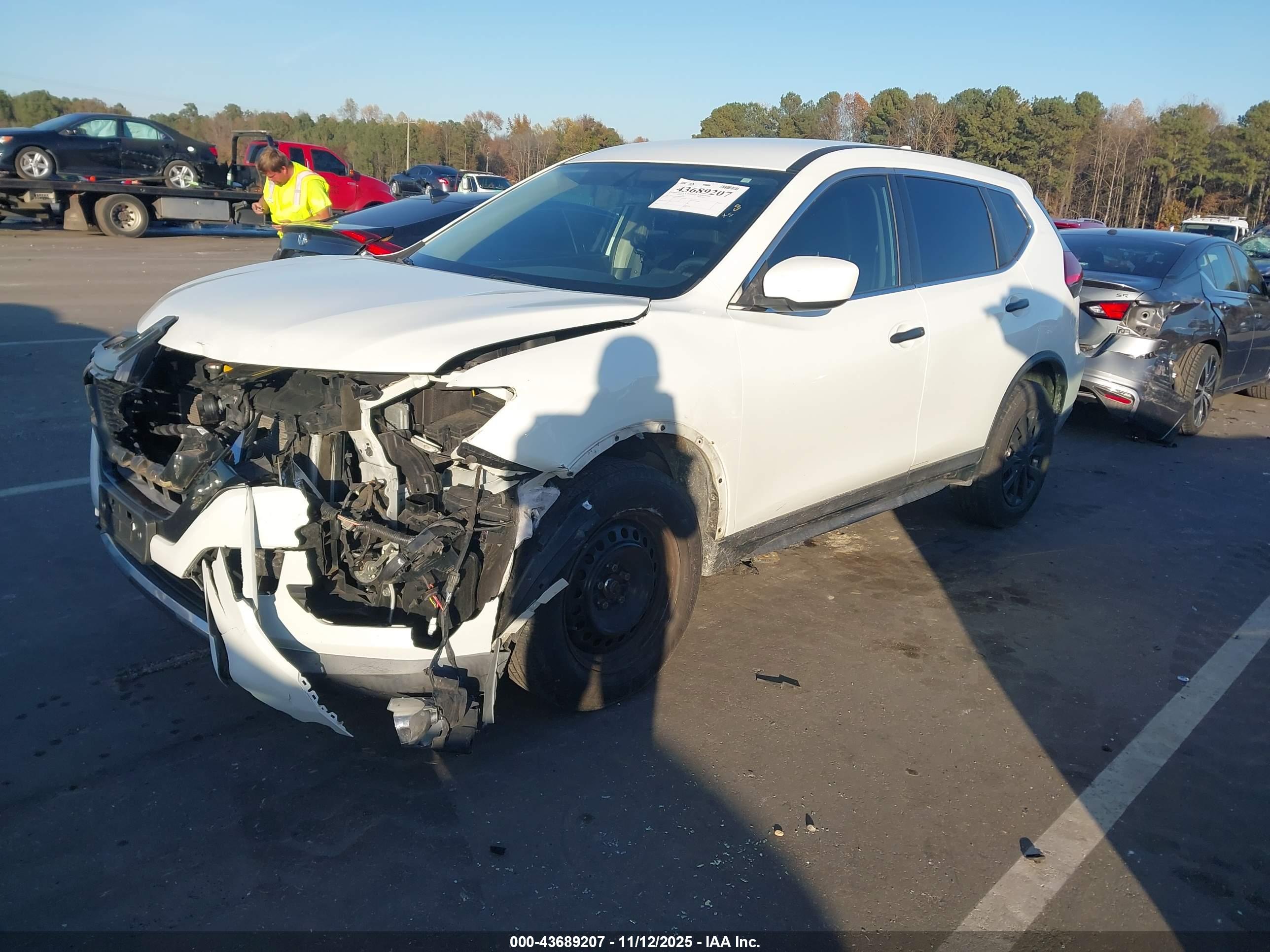 NISSAN ROGUE image 2