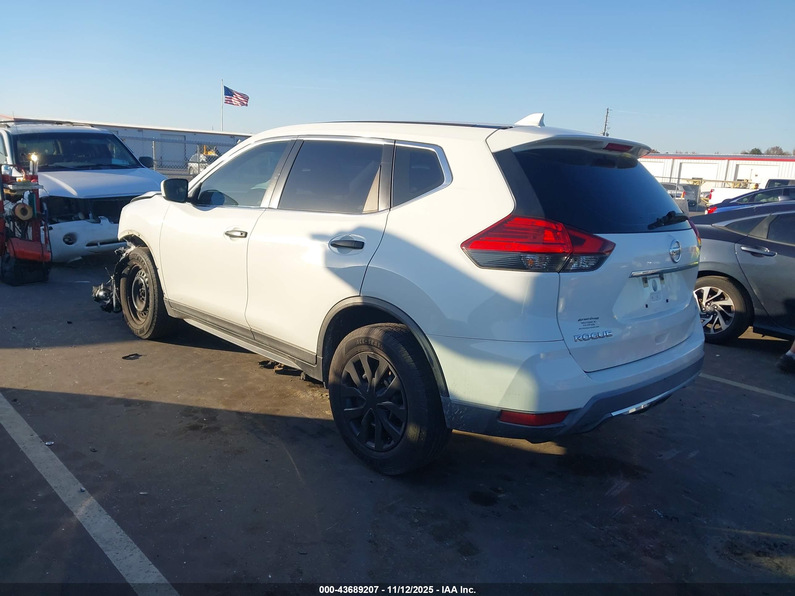 NISSAN ROGUE image 3