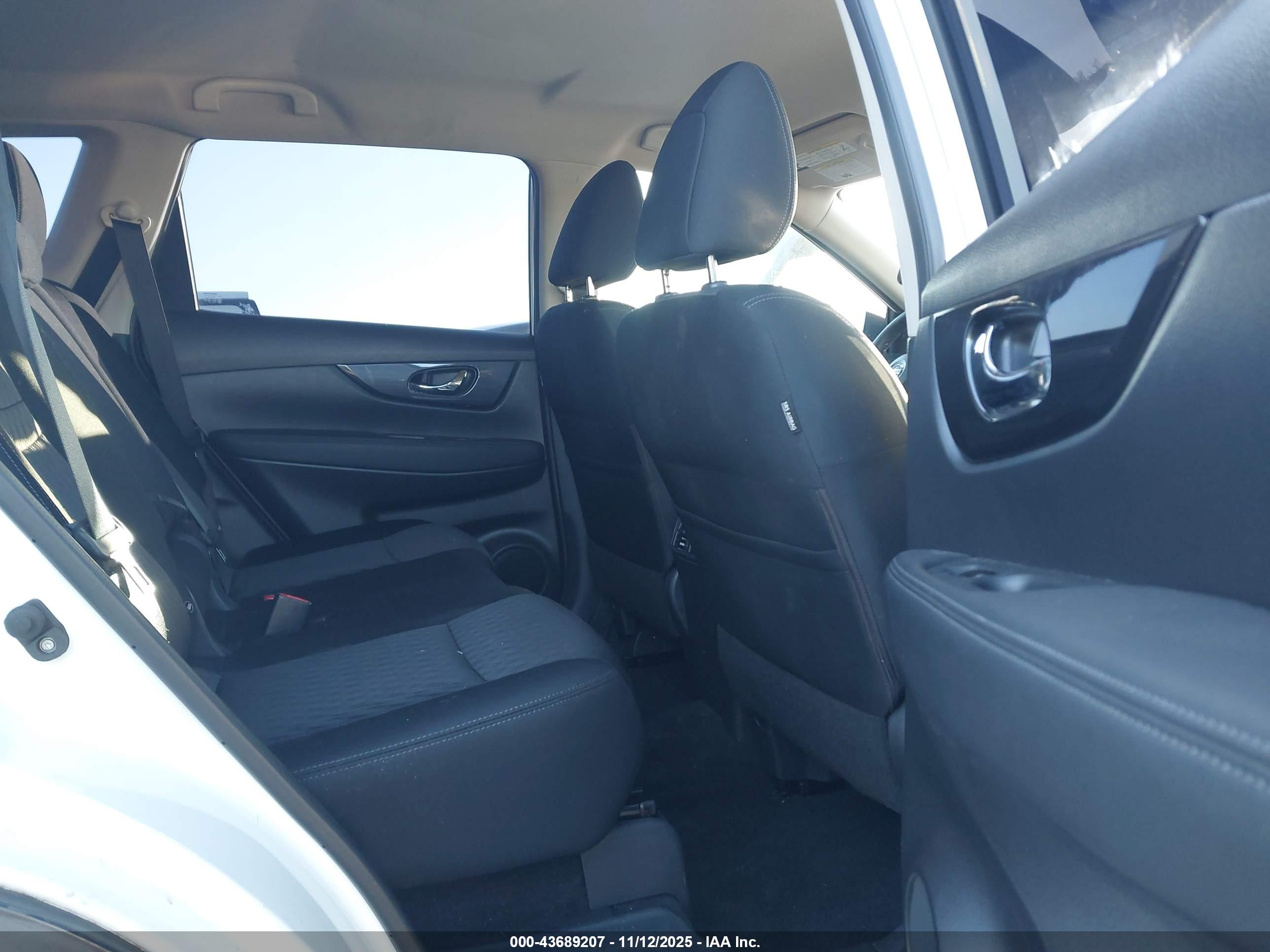 NISSAN ROGUE image 8