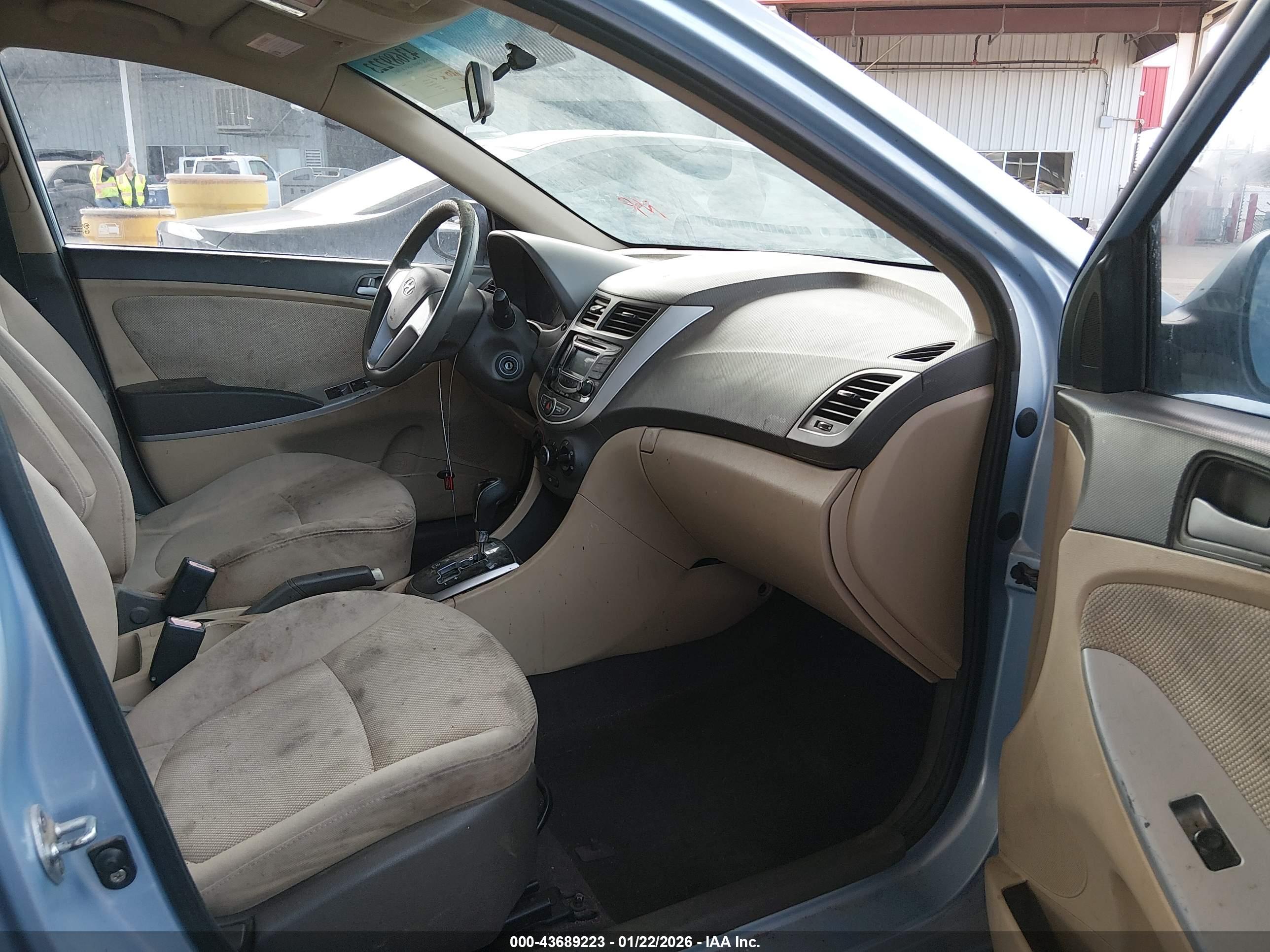 HYUNDAI ACCENT image 5