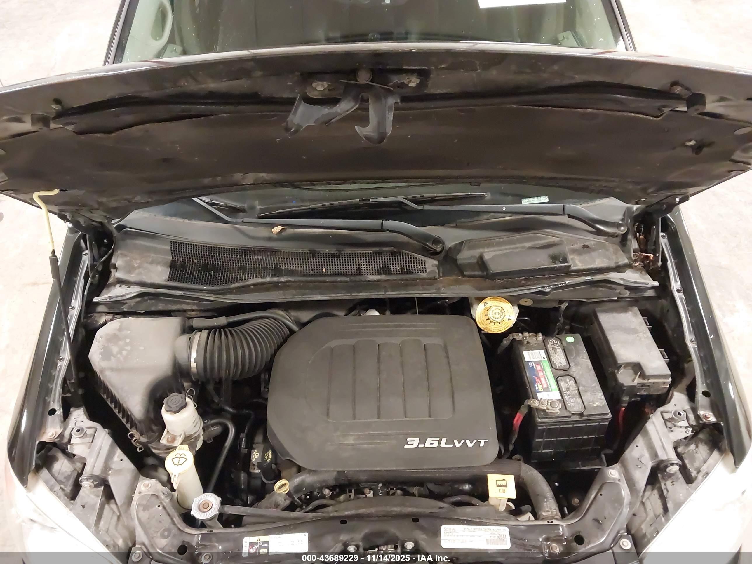 CHRYSLER TOWN image 10