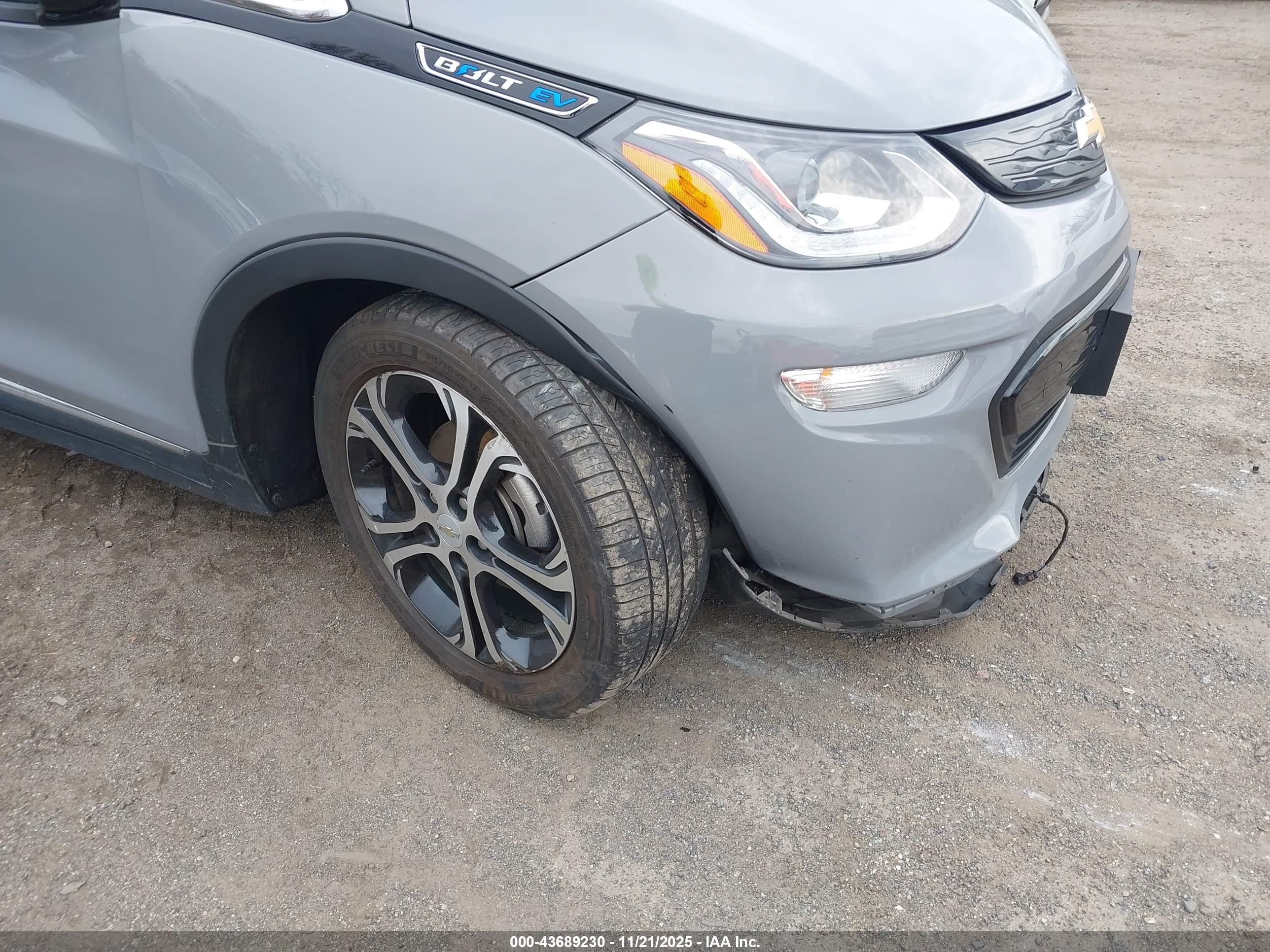 CHEVROLET BOLT image 6