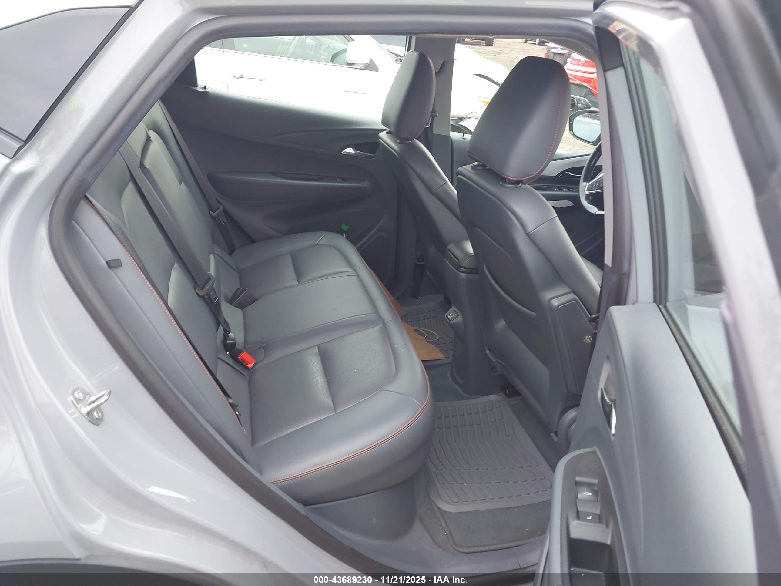 CHEVROLET BOLT image 8