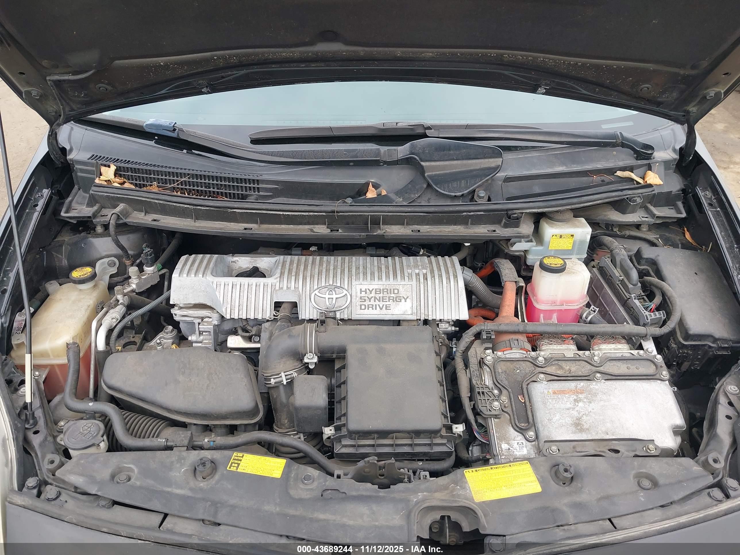 TOYOTA PRIUS image 10