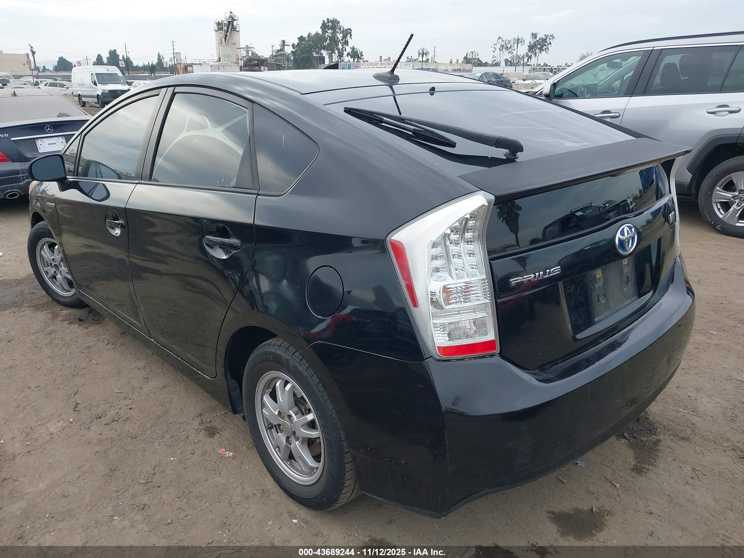 TOYOTA PRIUS image 3
