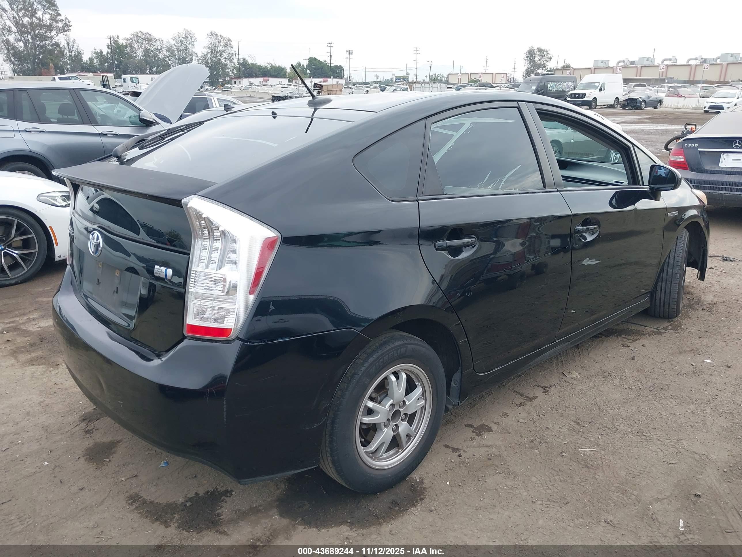 TOYOTA PRIUS image 4