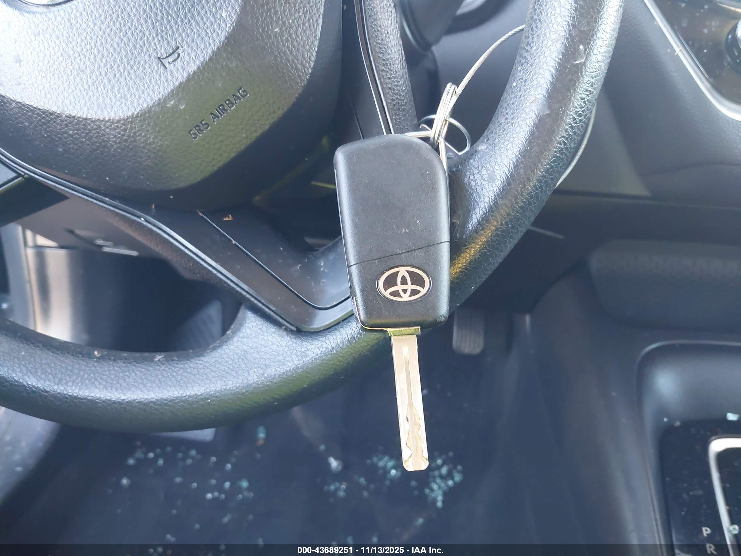 TOYOTA COROLLA image 11