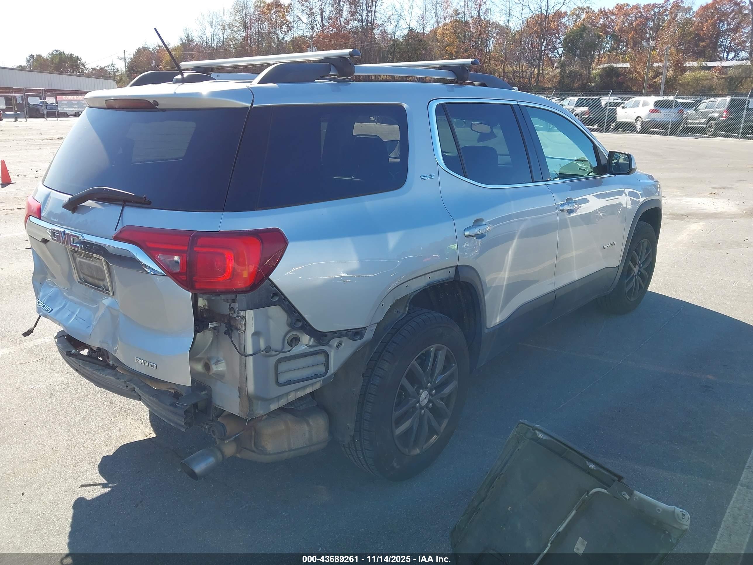 GMC ACADIA image 4