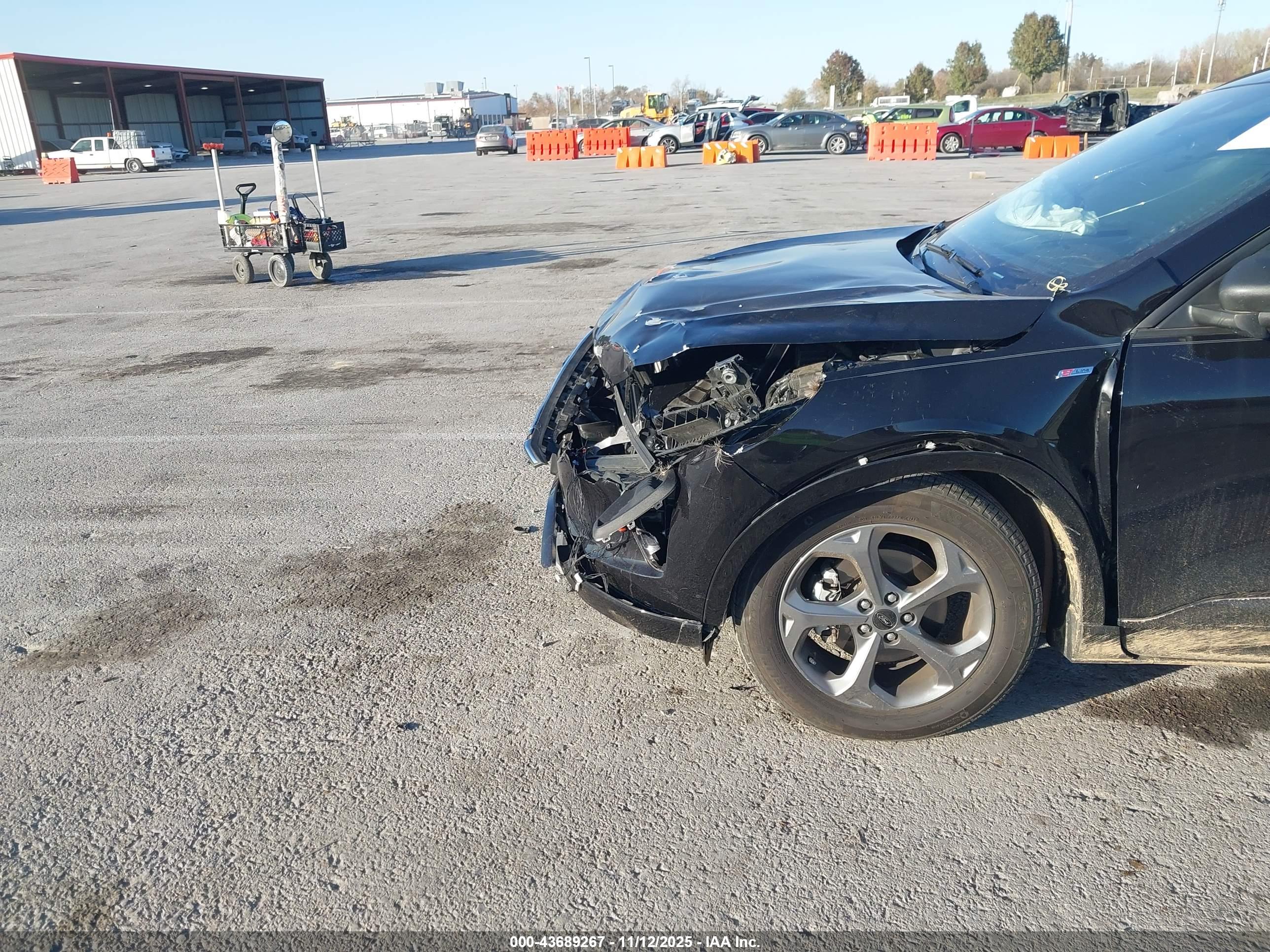 FORD ESCAPE image 6