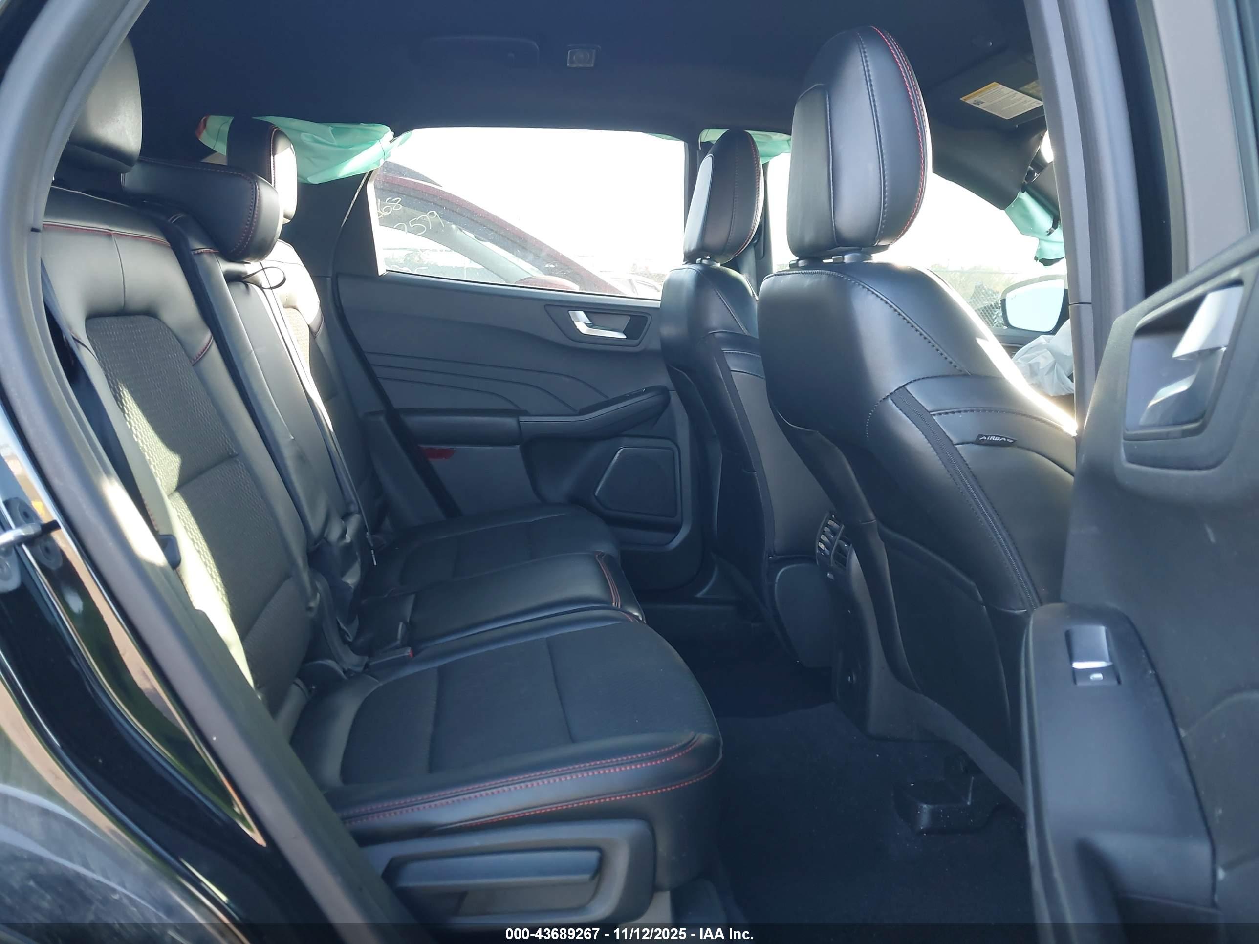 FORD ESCAPE image 8