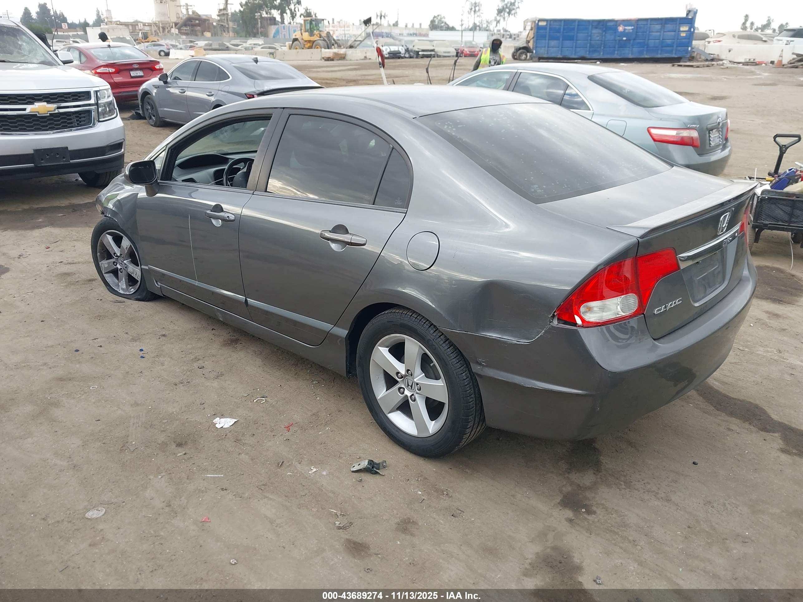 HONDA CIVIC image 3