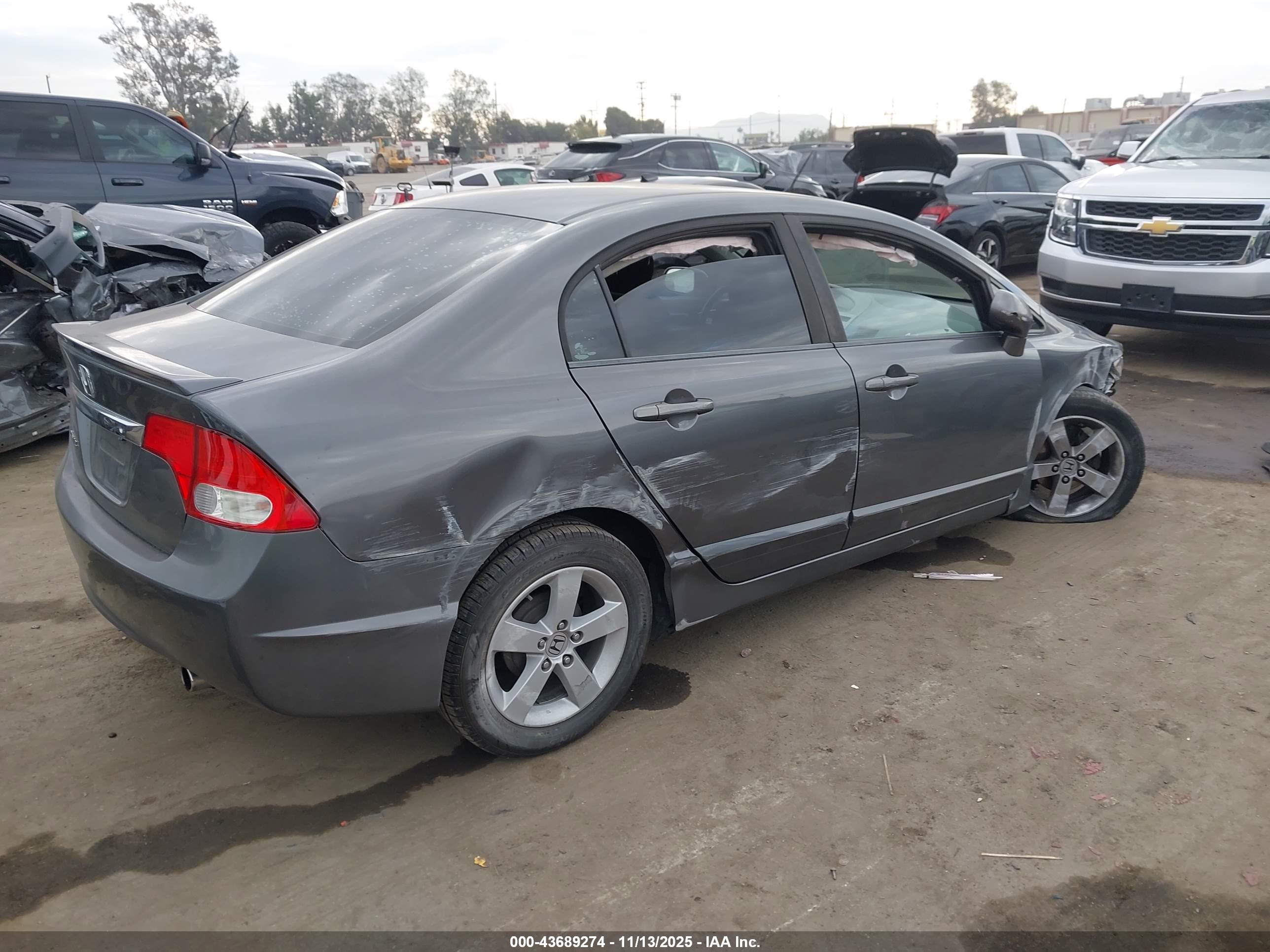 HONDA CIVIC image 4