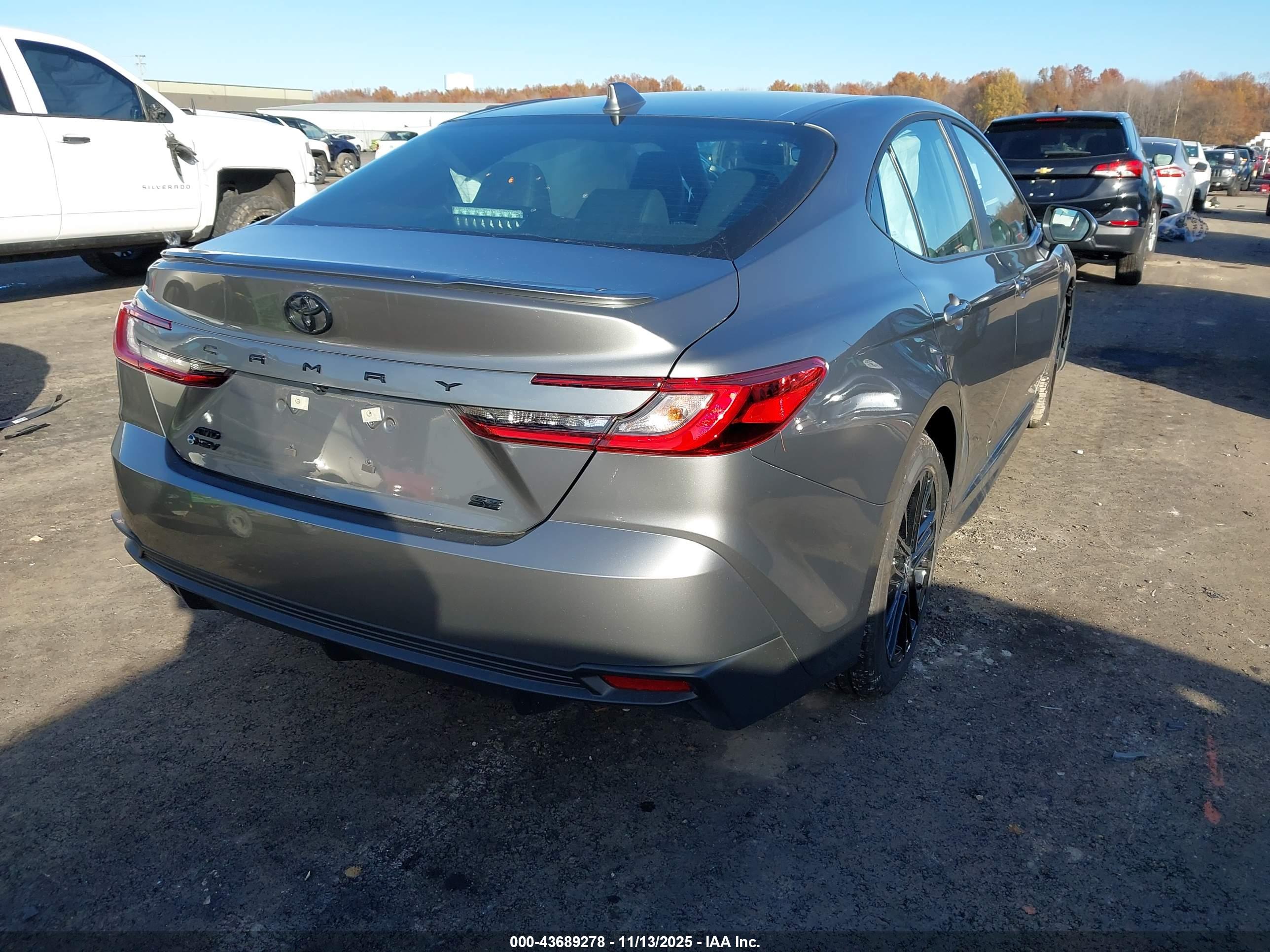 TOYOTA CAMRY image 4