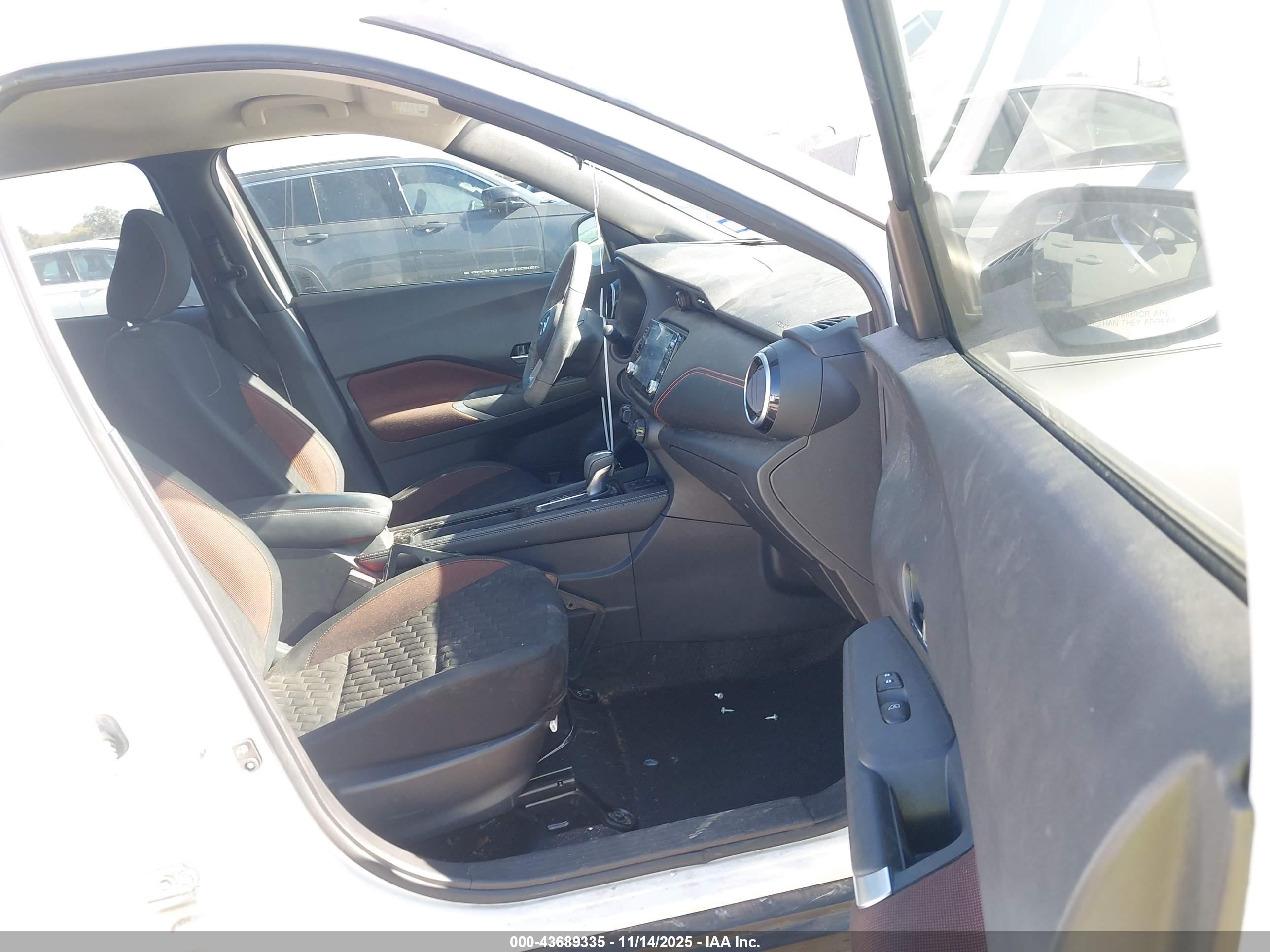 NISSAN KICKS image 5