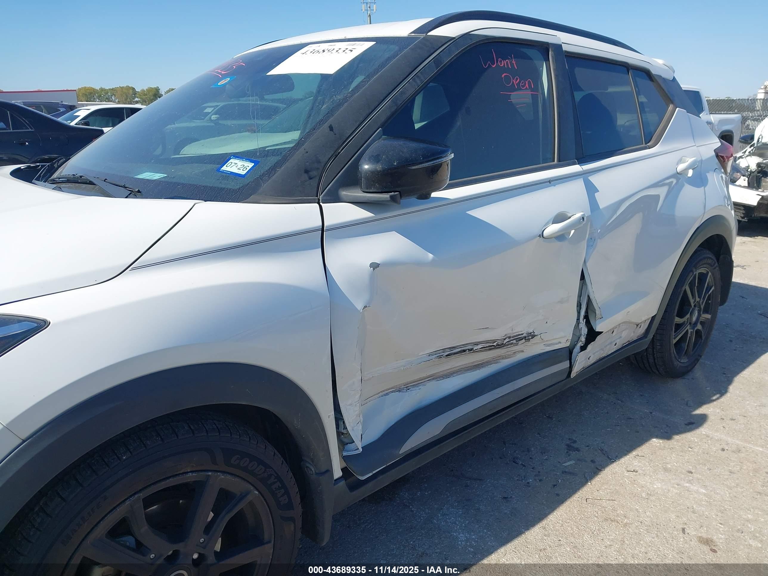 NISSAN KICKS image 6