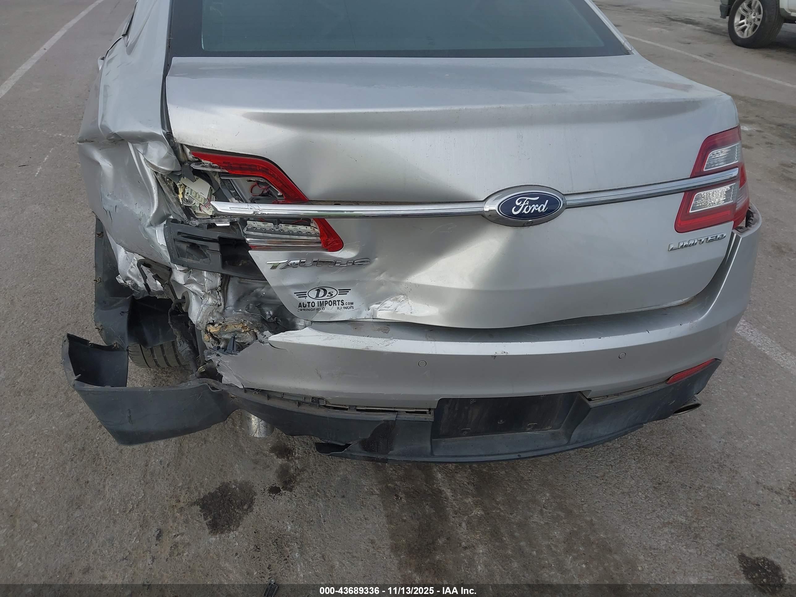 FORD TAURUS image 6