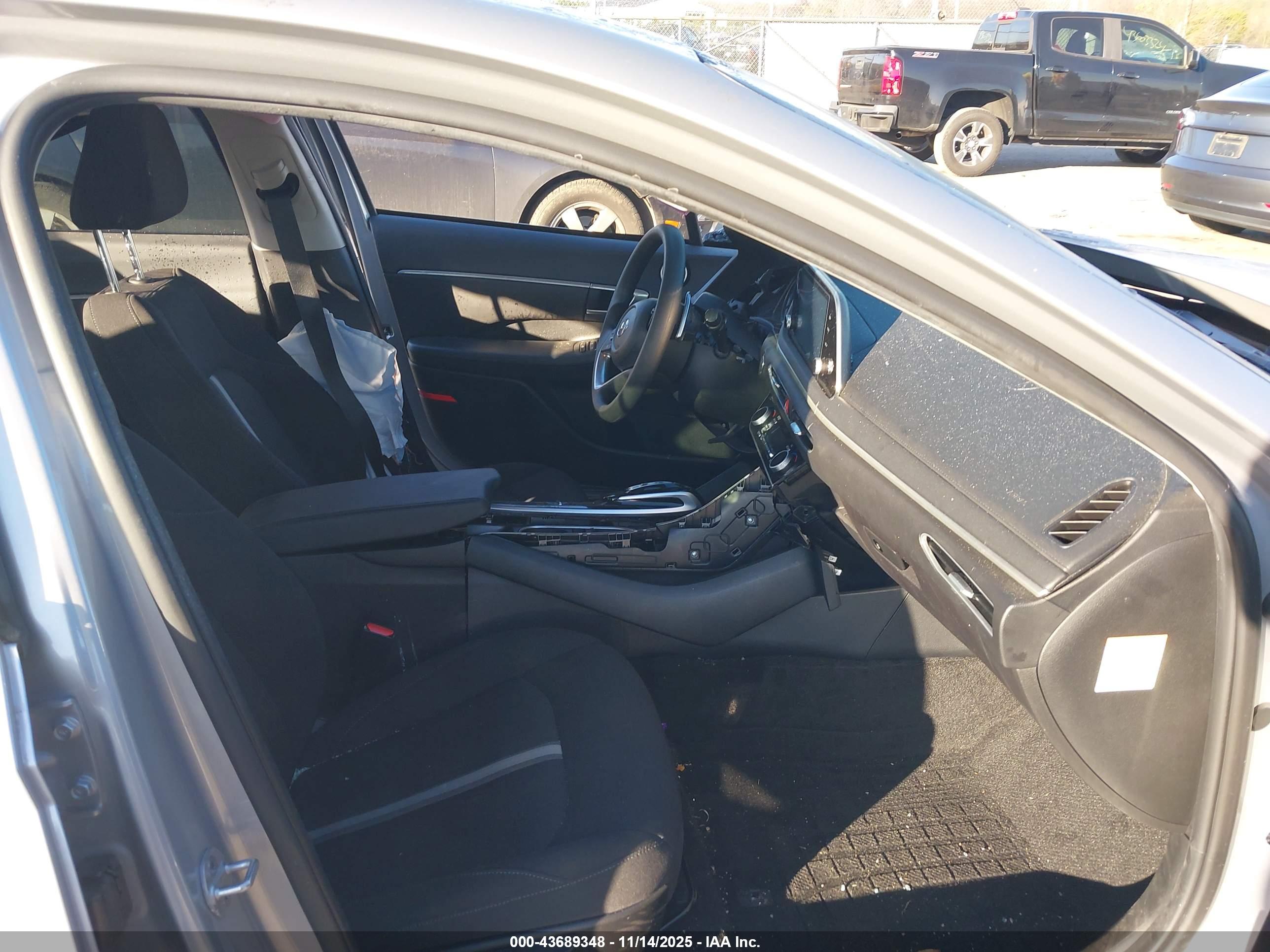 HYUNDAI SONATA image 5
