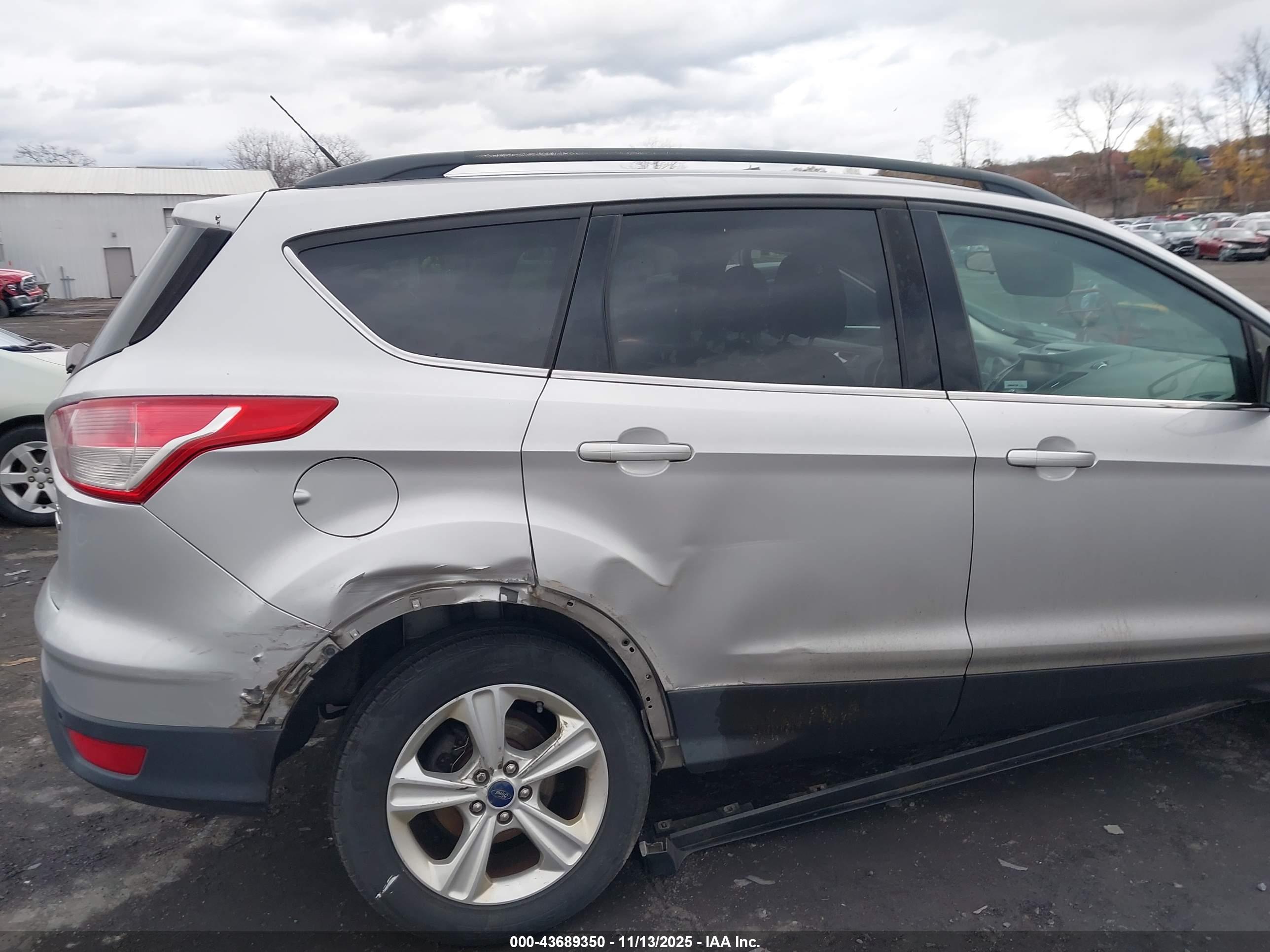 FORD ESCAPE image 6