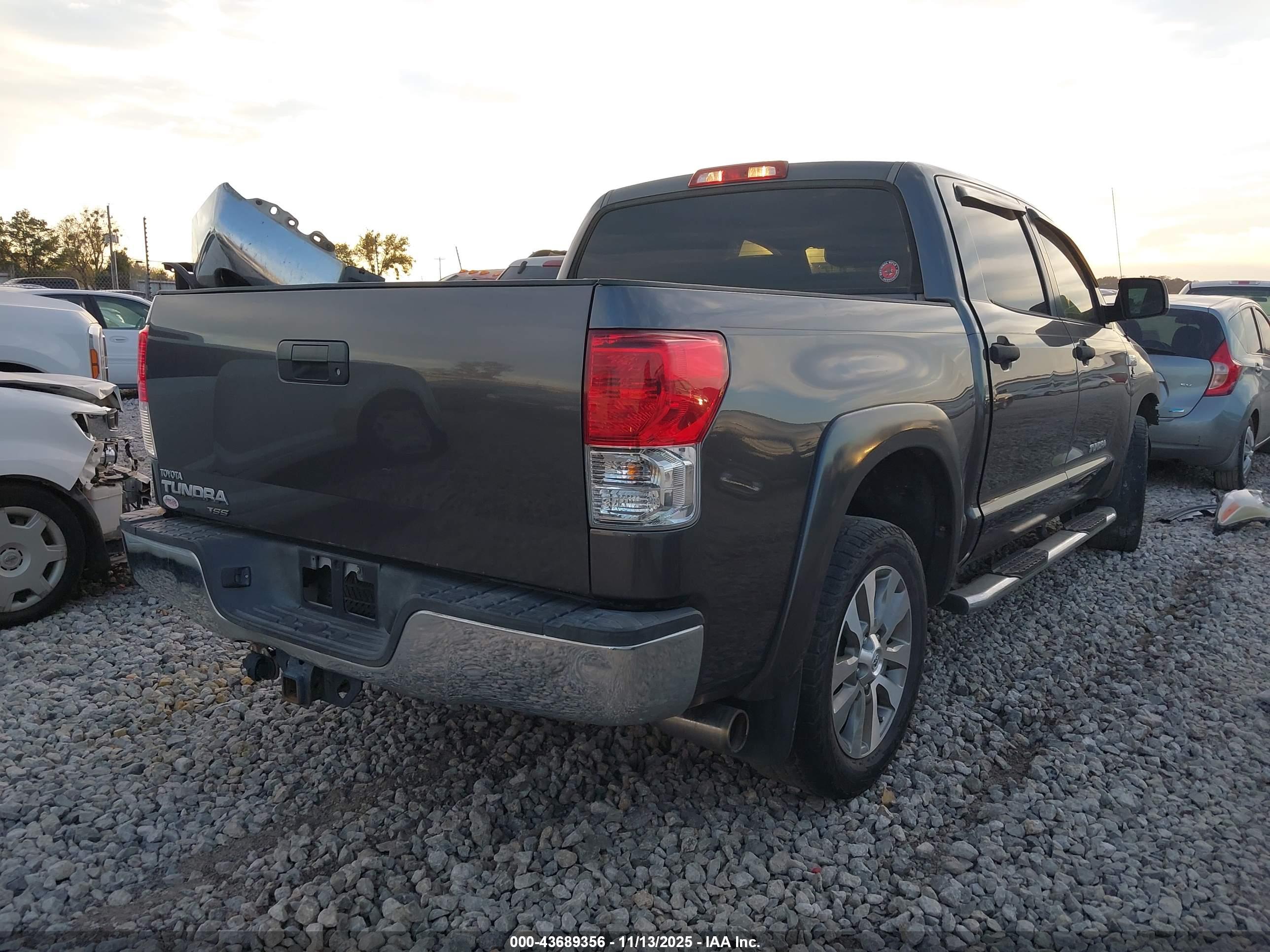 TOYOTA TUNDRA image 4