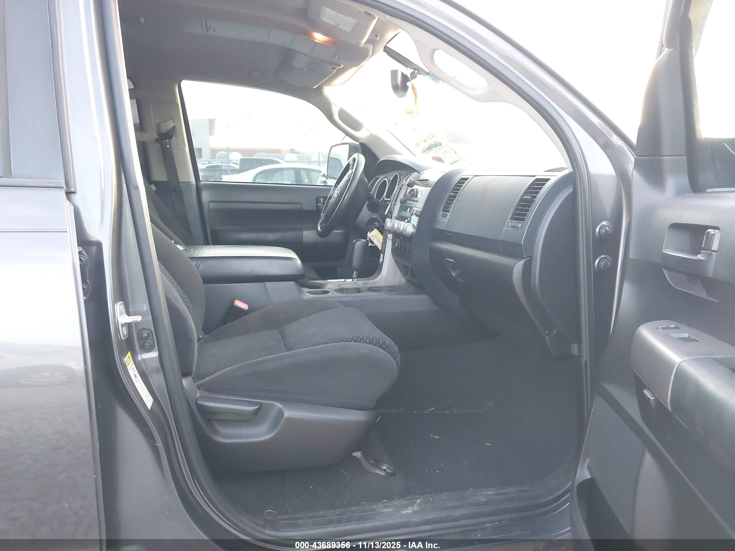 TOYOTA TUNDRA image 5