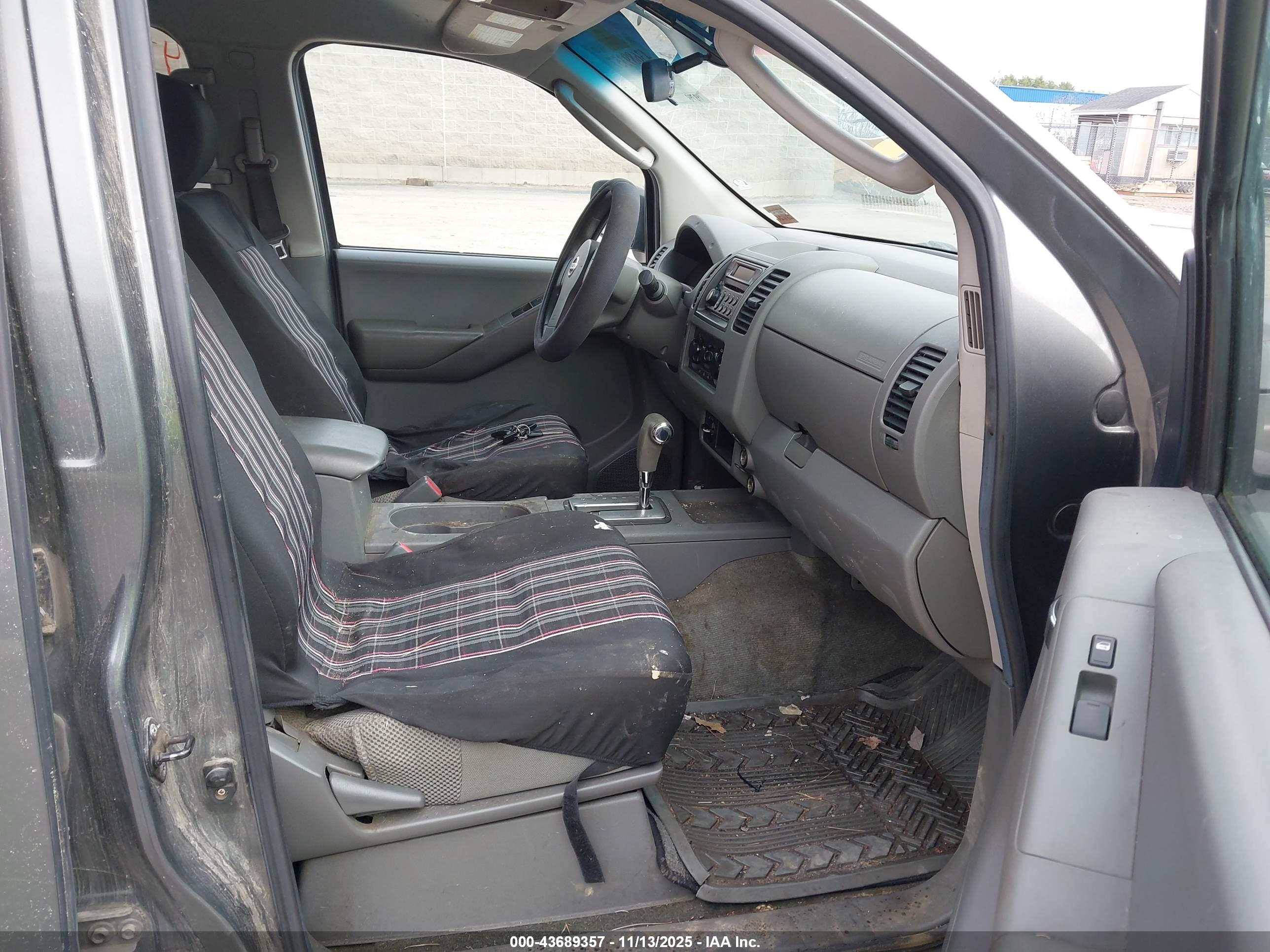 NISSAN FRONTIER image 5