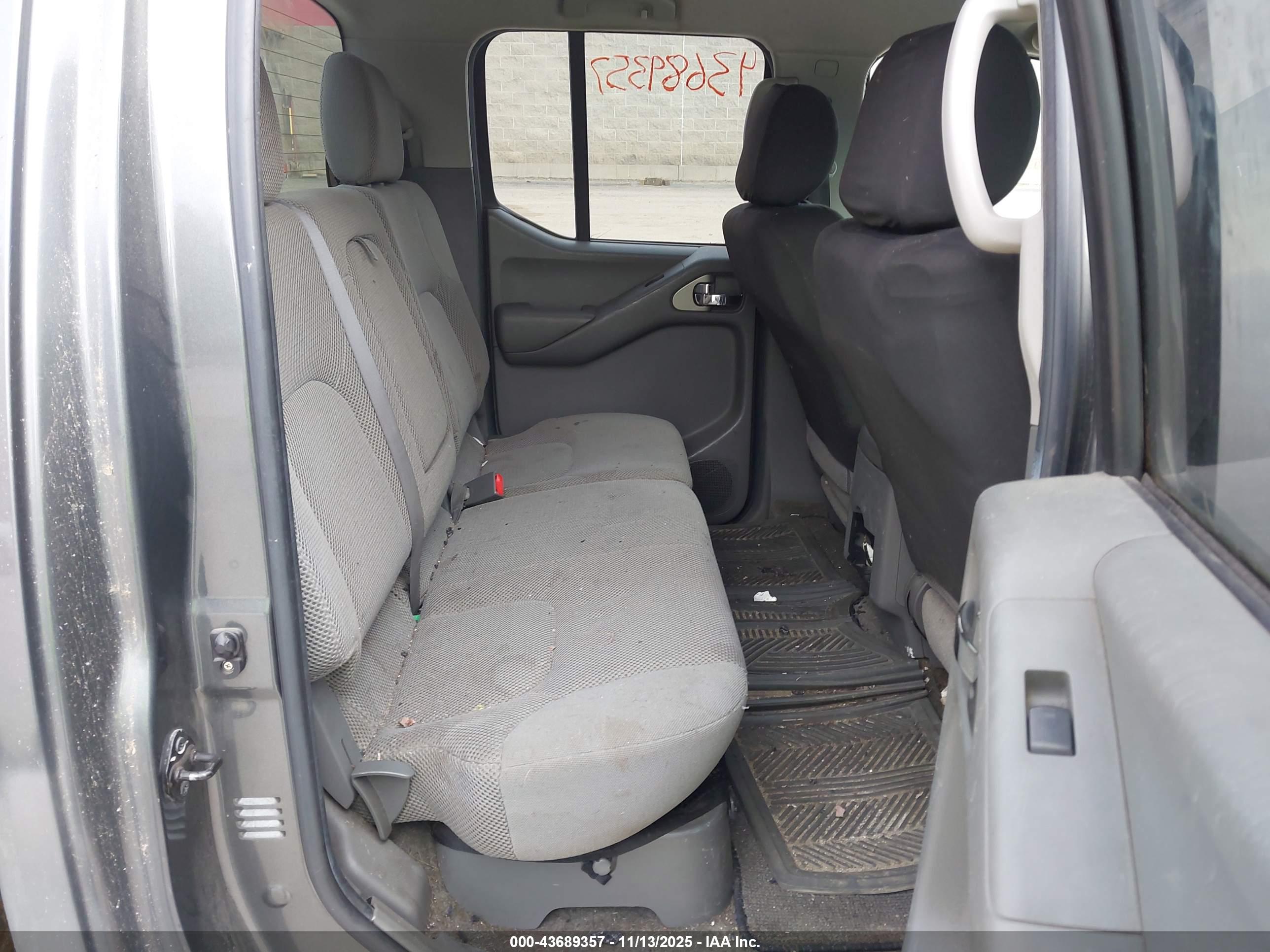 NISSAN FRONTIER image 8