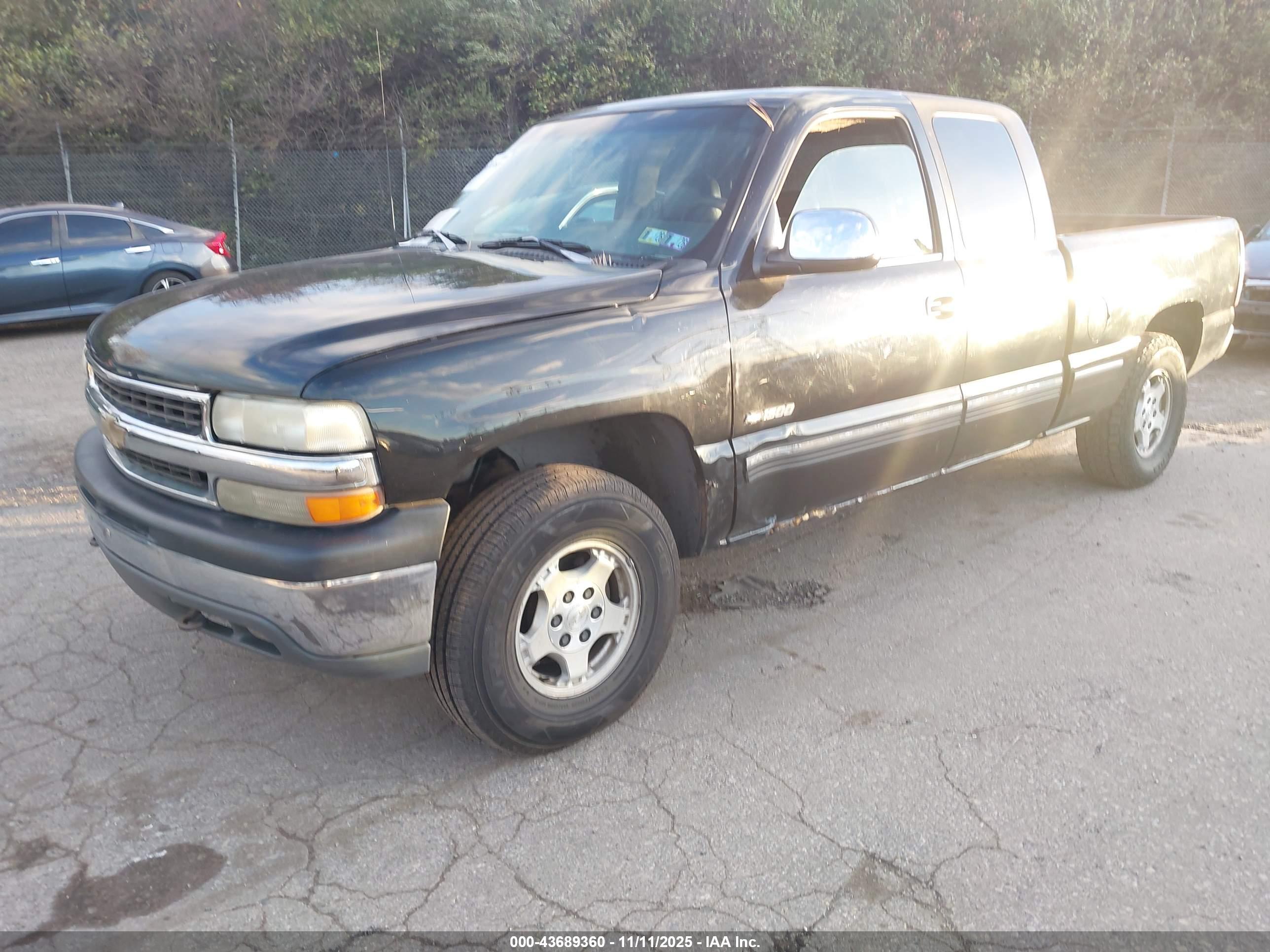 CHEVROLET SILVERADO image 2