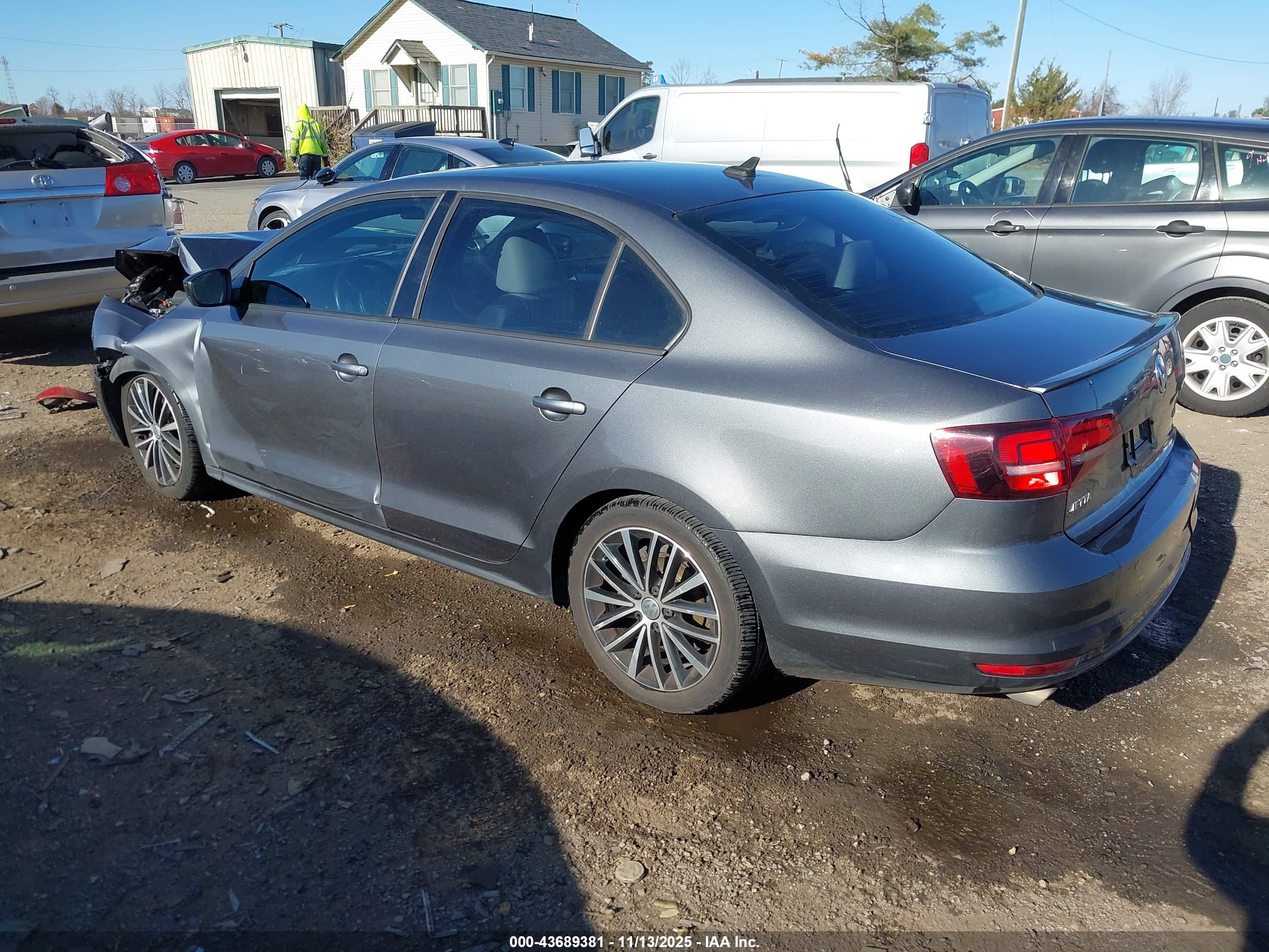 VOLKSWAGEN JETTA image 3