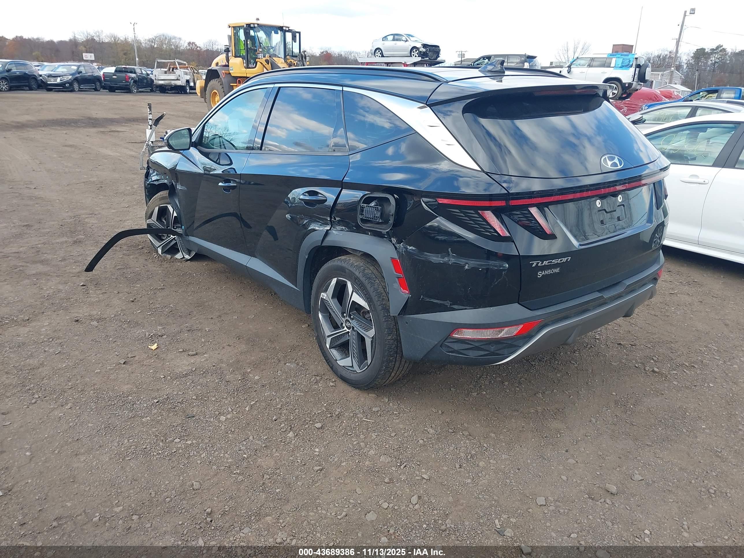 HYUNDAI TUCSON image 3
