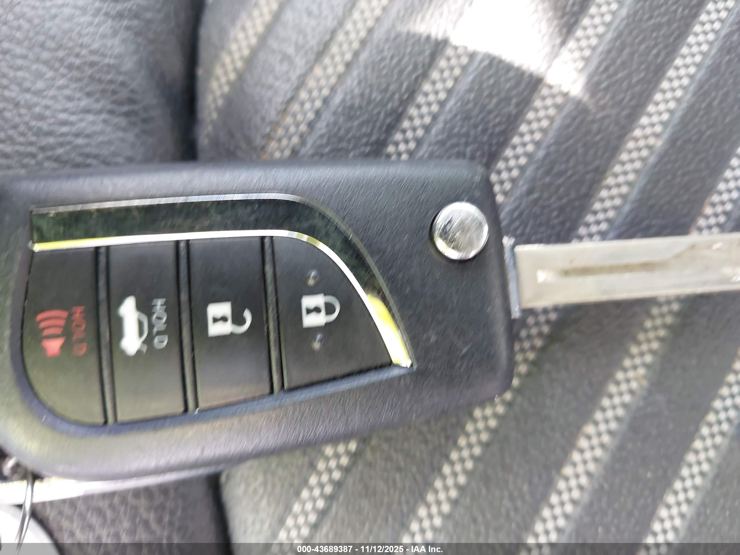TOYOTA CAMRY image 11