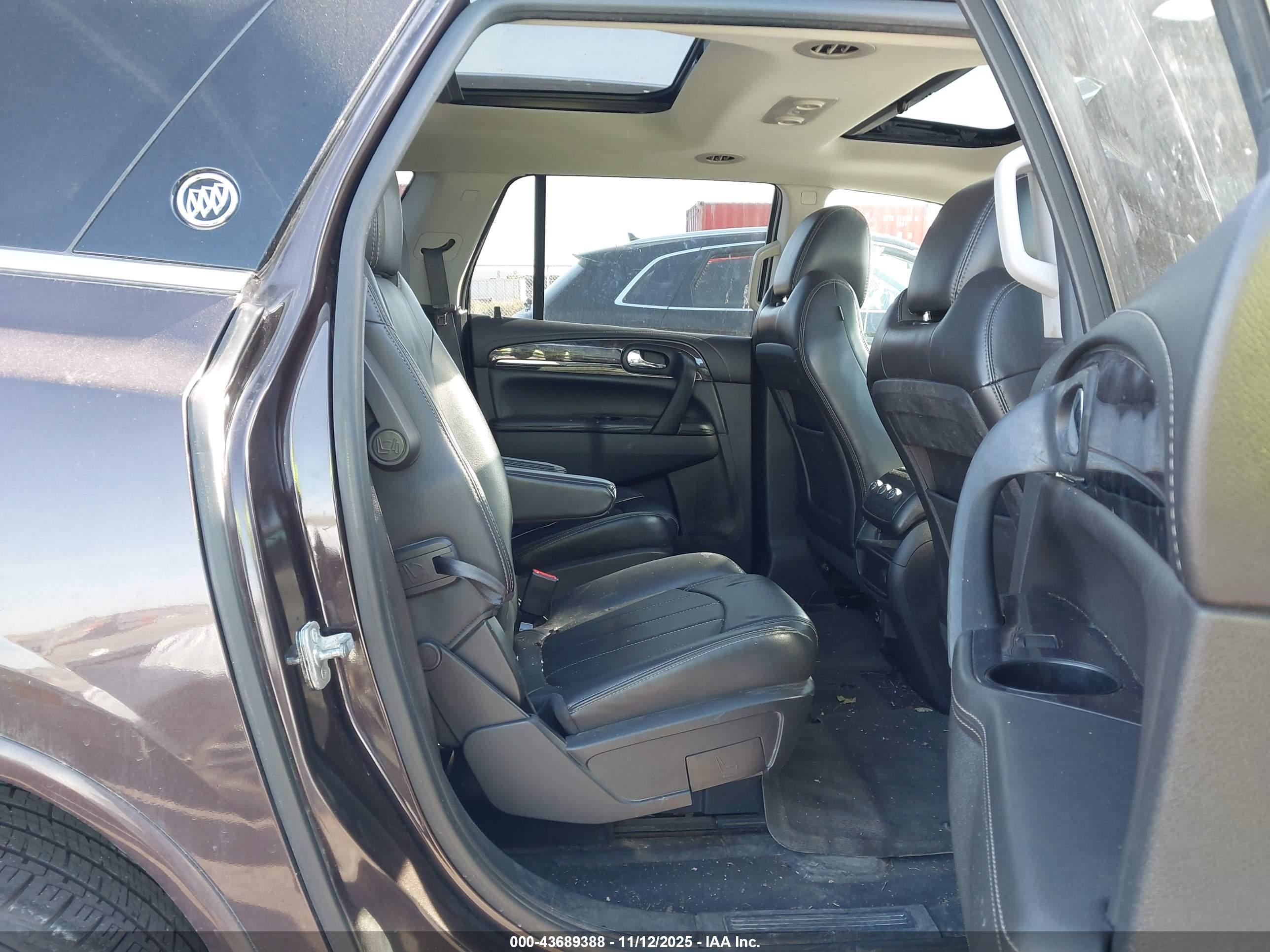 BUICK ENCLAVE image 8