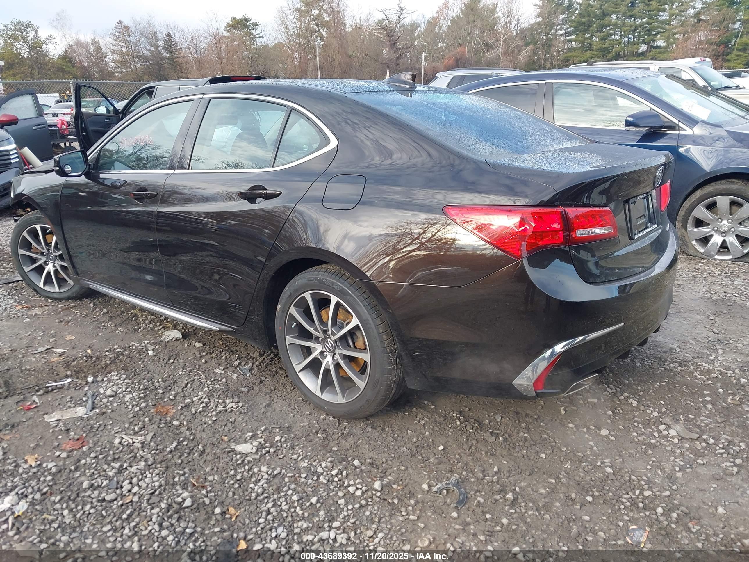 ACURA TLX image 3