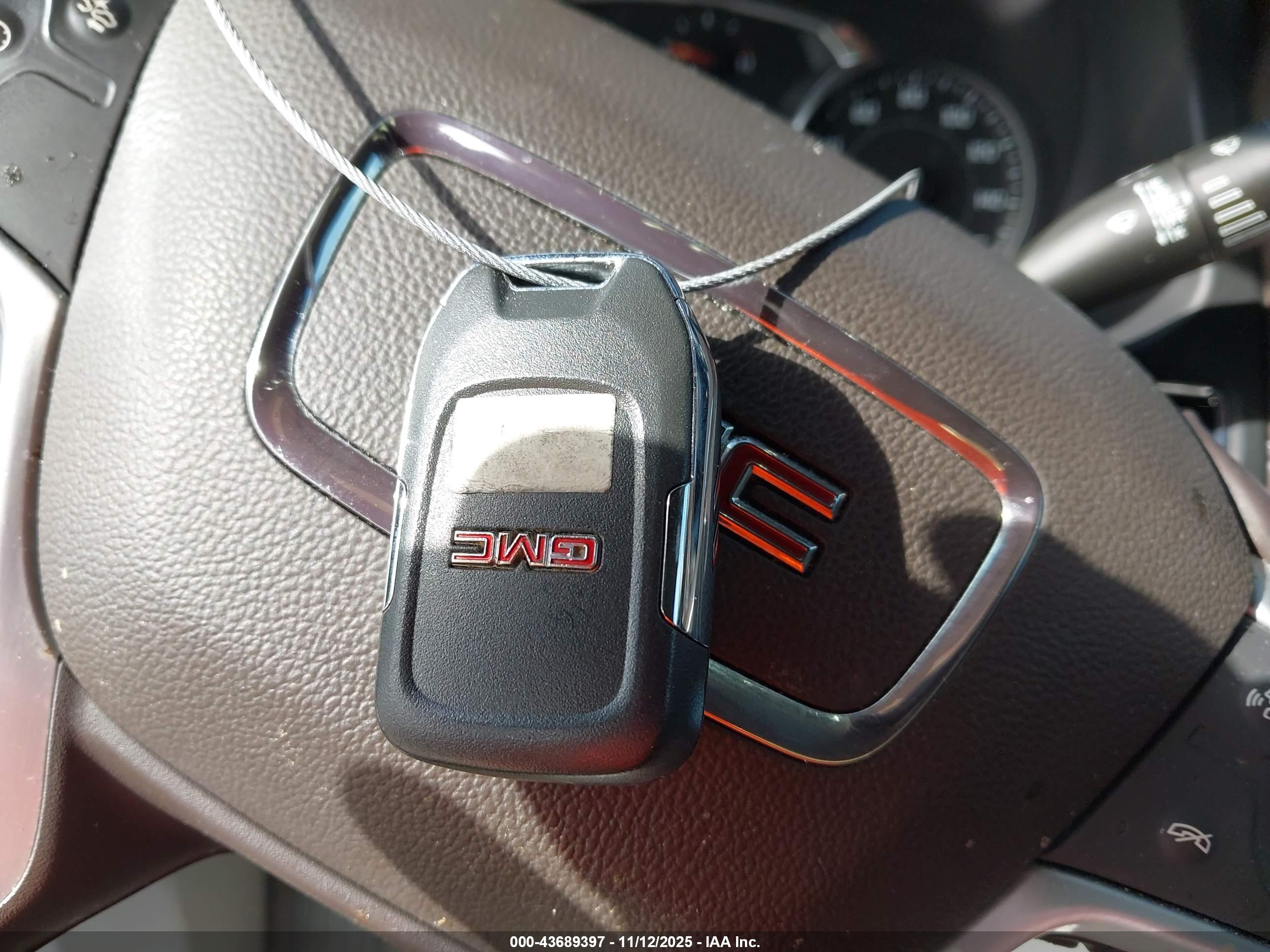 GMC ACADIA image 11