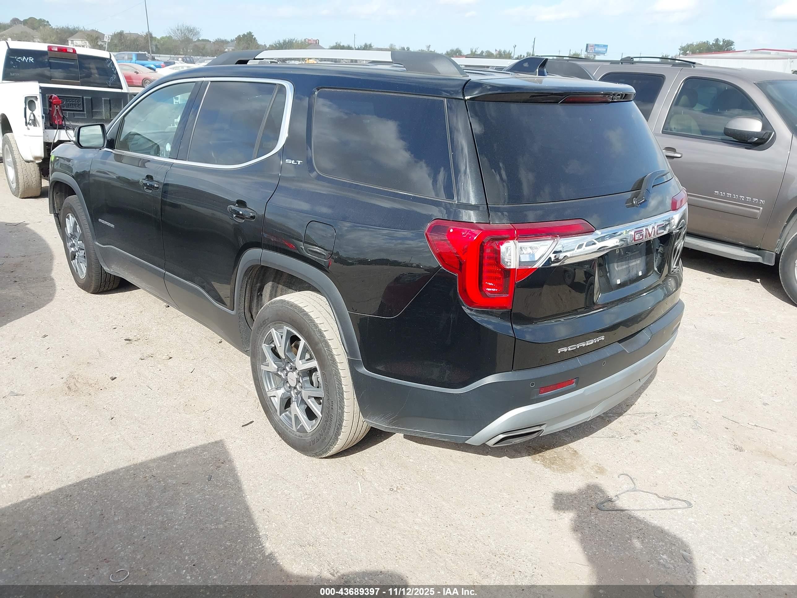GMC ACADIA image 3