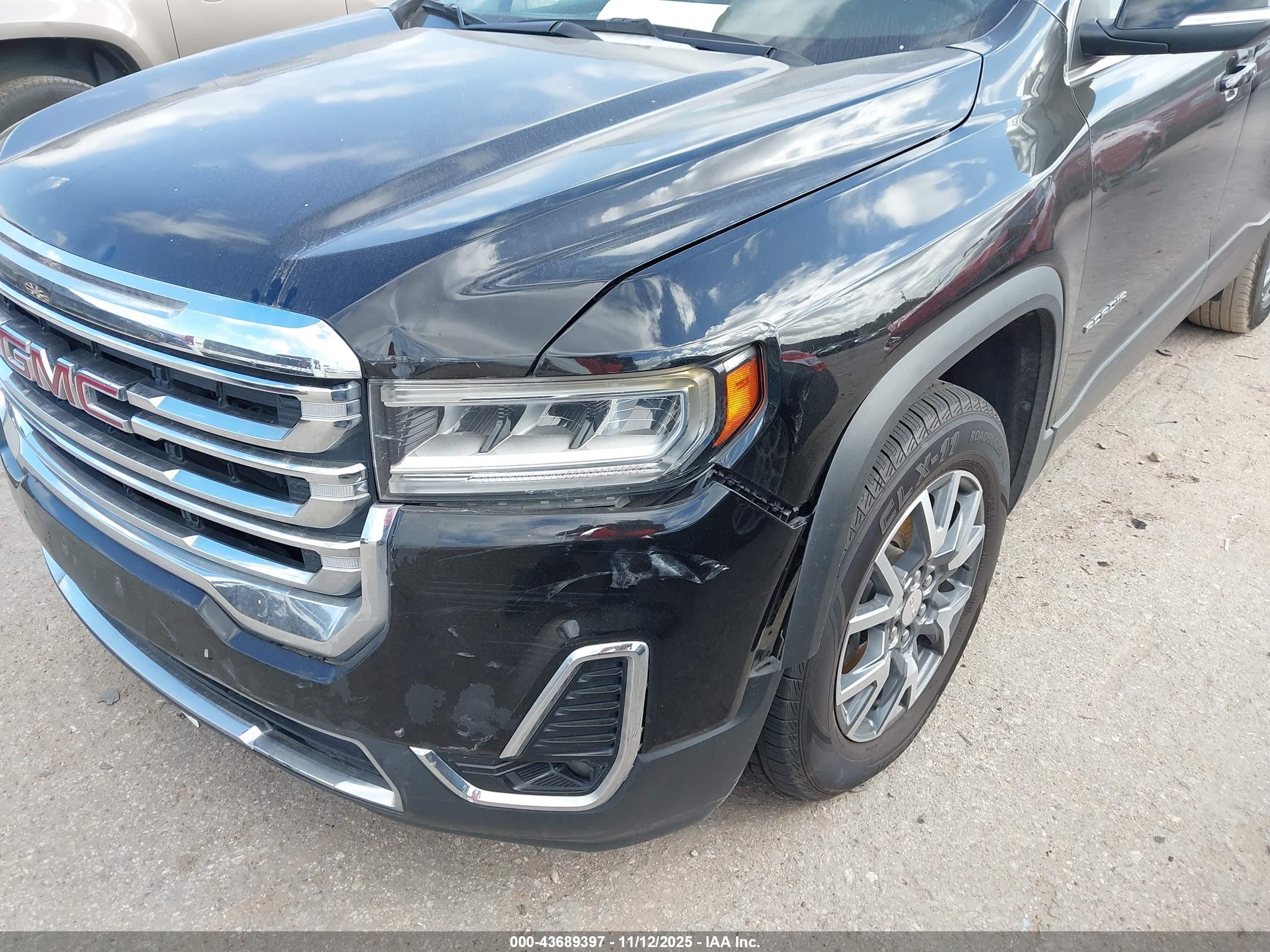 GMC ACADIA image 6