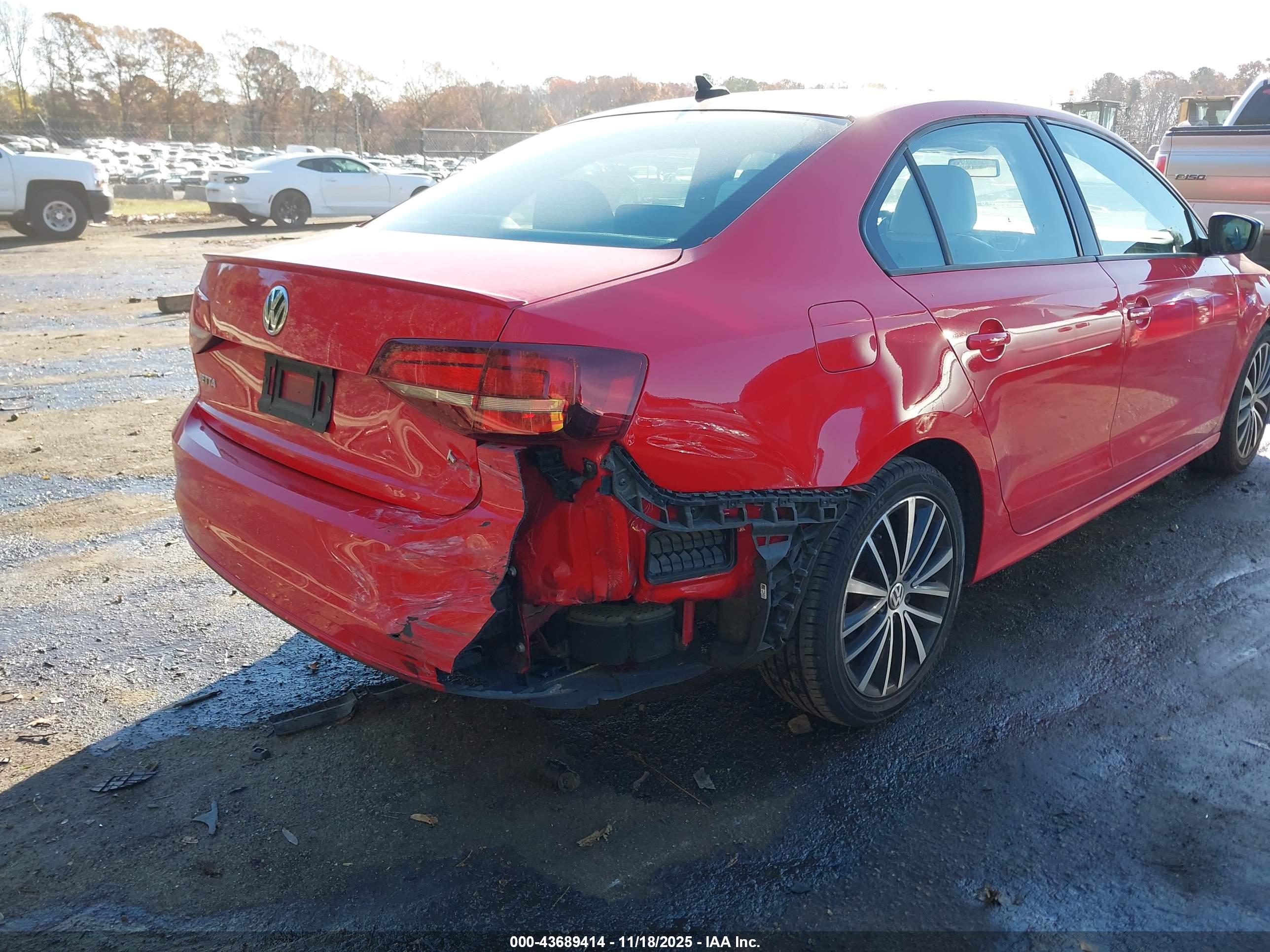 VOLKSWAGEN JETTA image 6